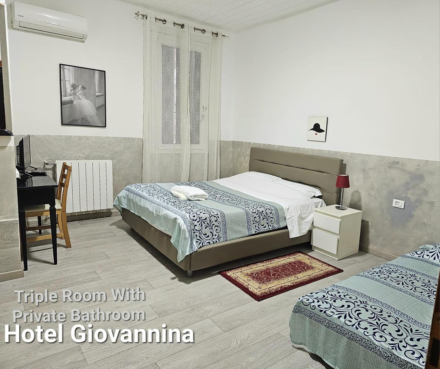 Triple Room with Private Bathroom - Photo 8