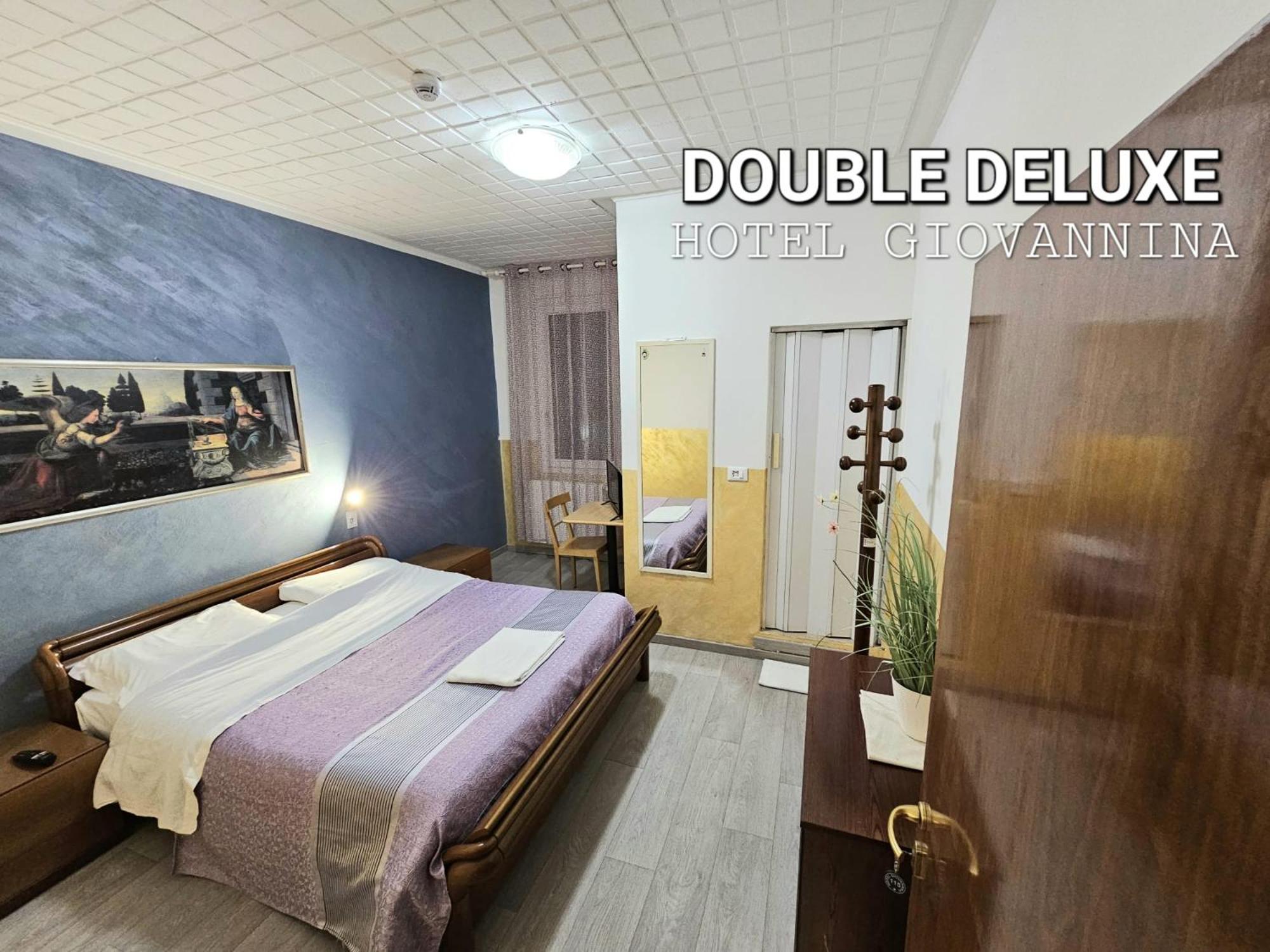 Double or Twin Room with Private Bathroom - Photo 8