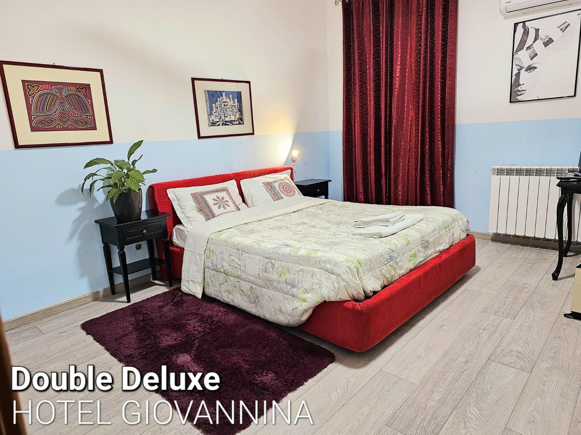 Double or Twin Room with Private Bathroom - Photo 7