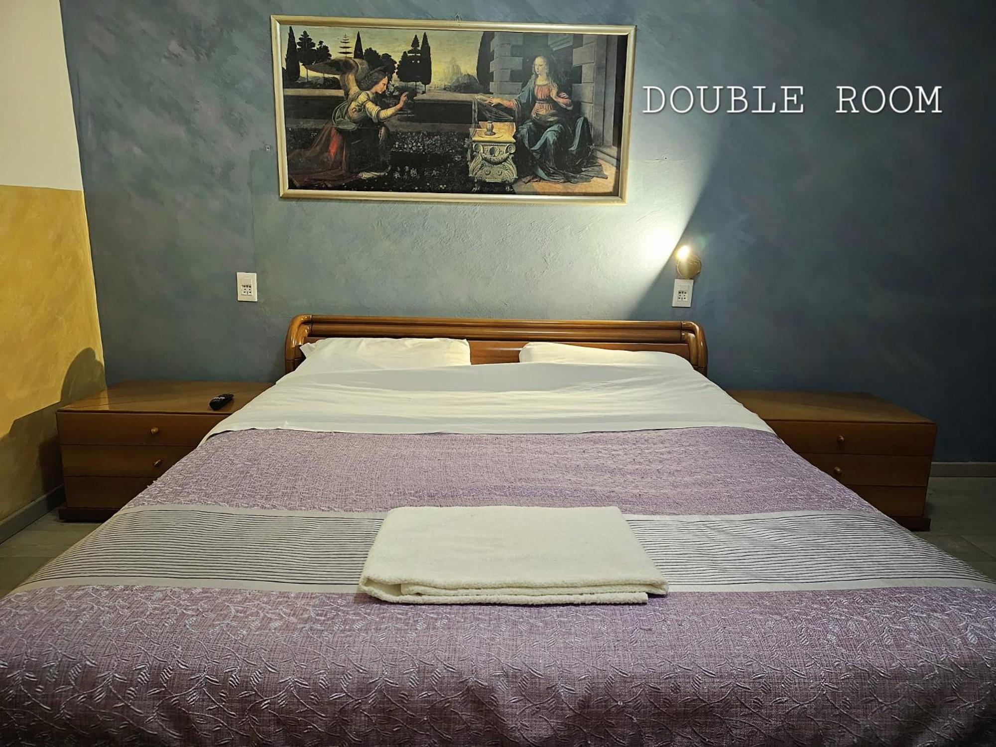 Double or Twin Room with Private Bathroom - Photo 4