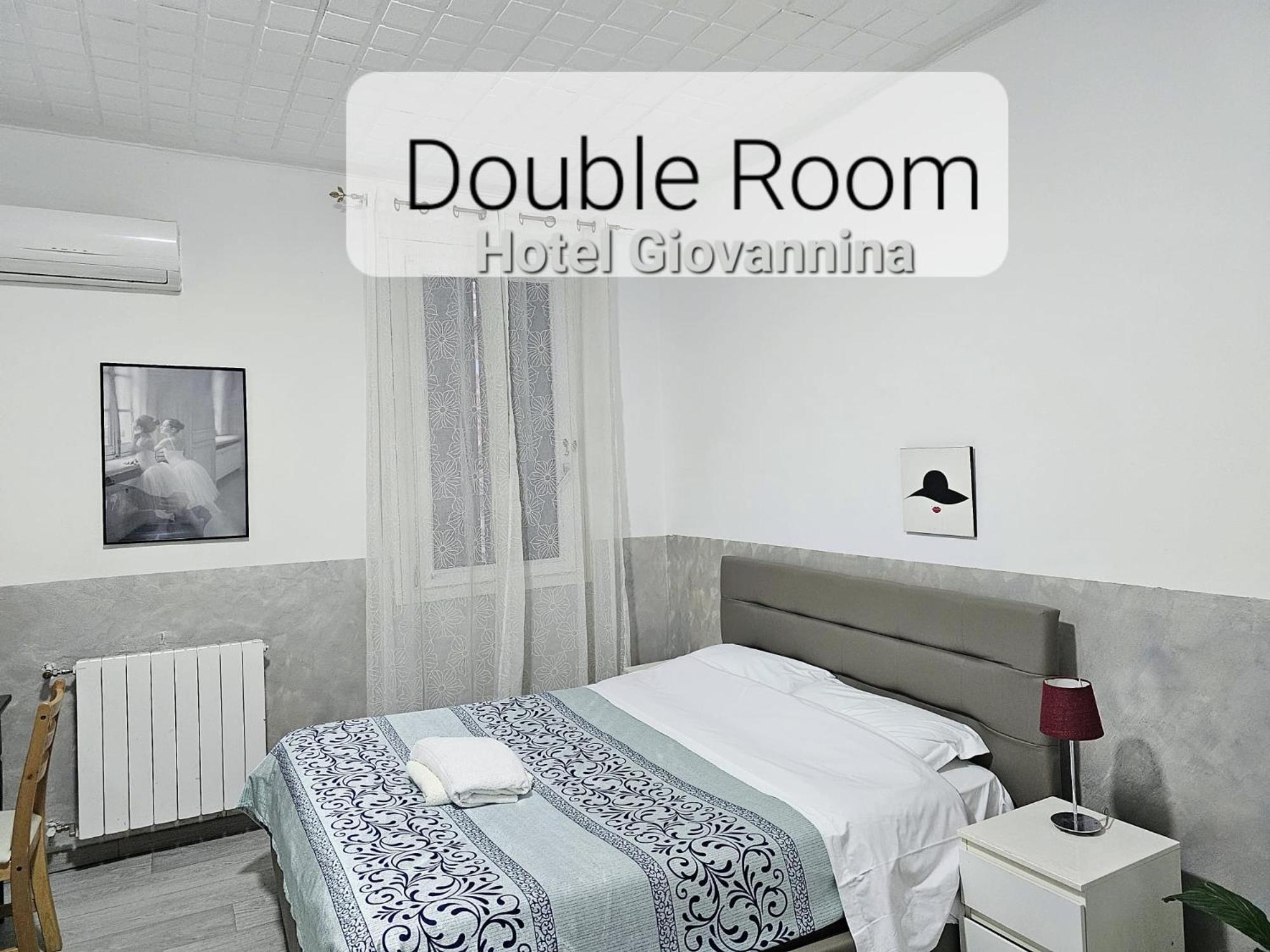Double or Twin Room with Private Bathroom - Photo 13