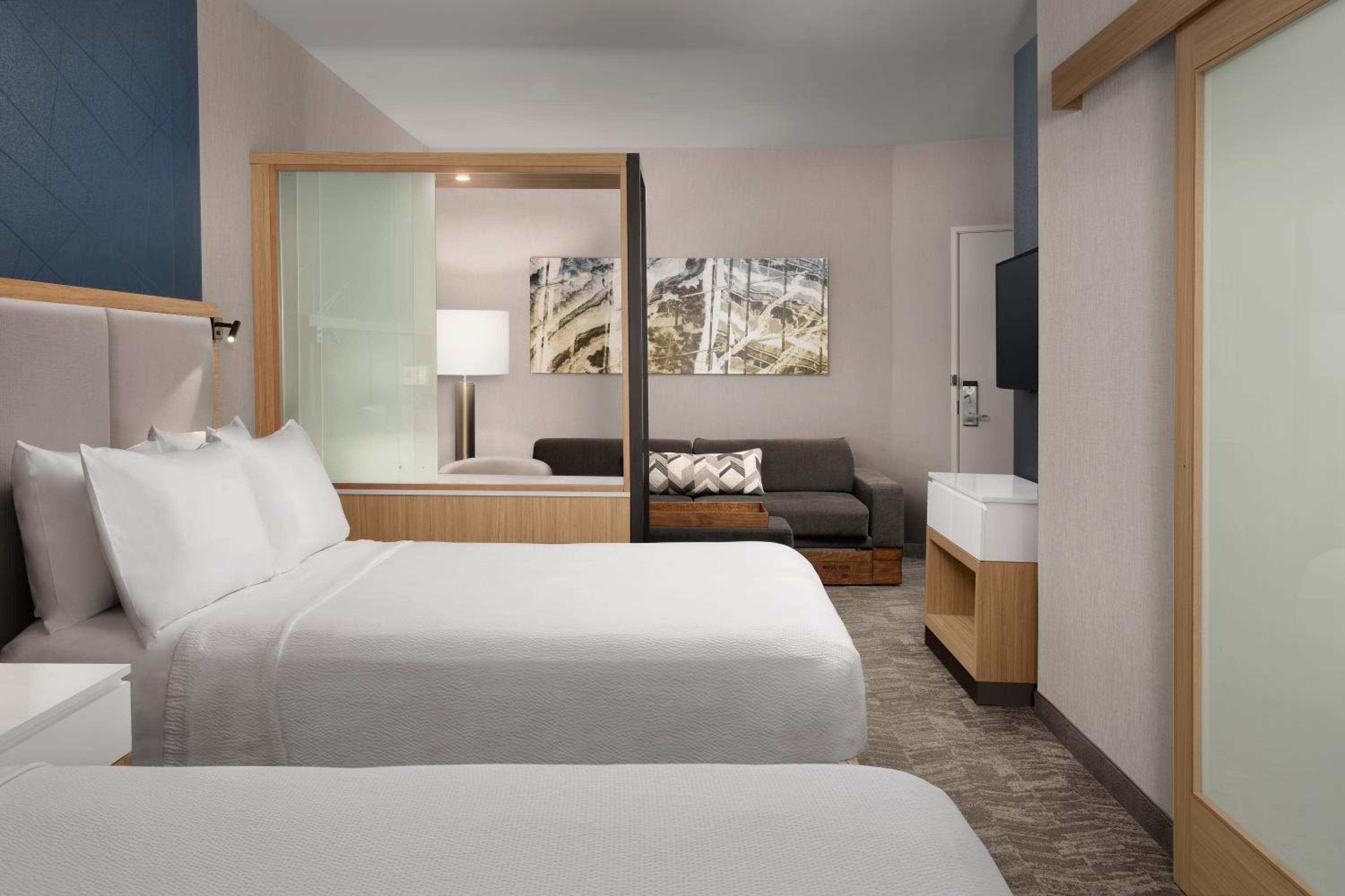 QQSTStudio Suite, 2 Queen, Trundle Bed - Photo 1