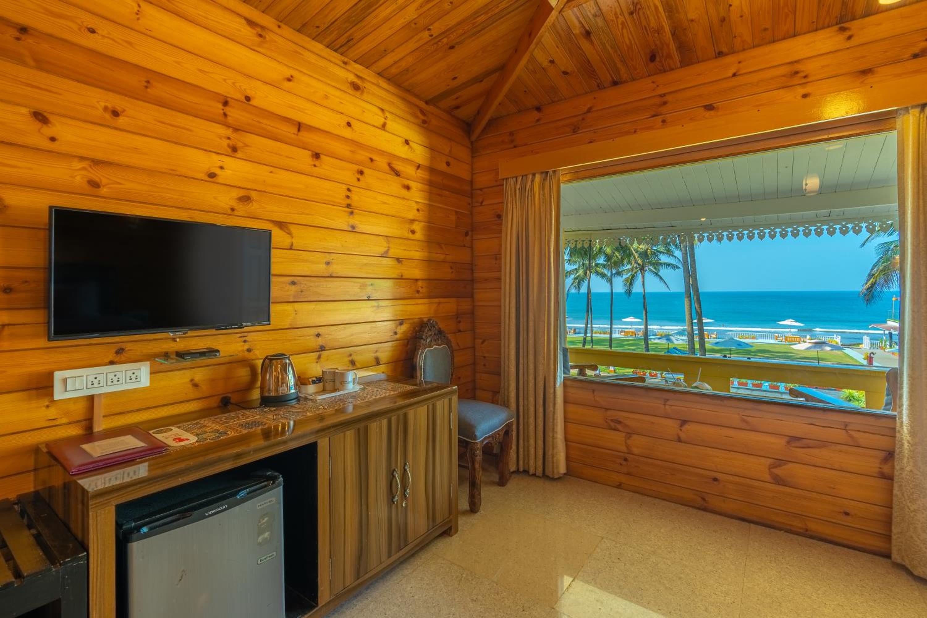 Superior Sea Facing Chalet with Jacuzzi 10% Discount on Food & Beverages - 2+1 Happy Hours offer