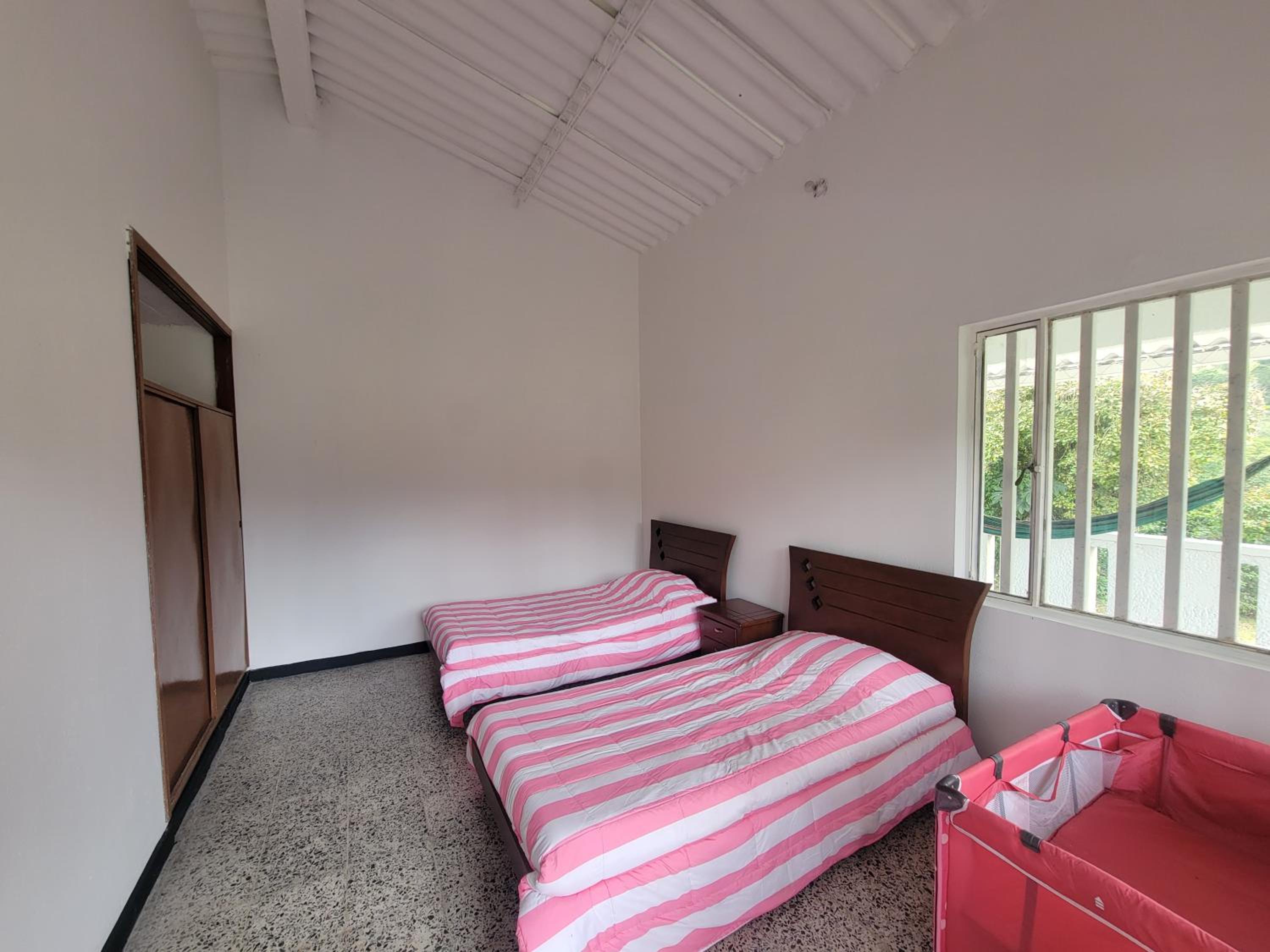 One-Bedroom House photo 1