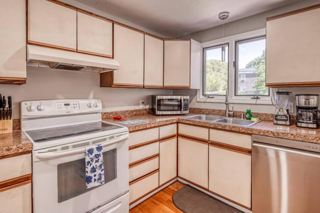 Three-Bedroom Apartment photo 3