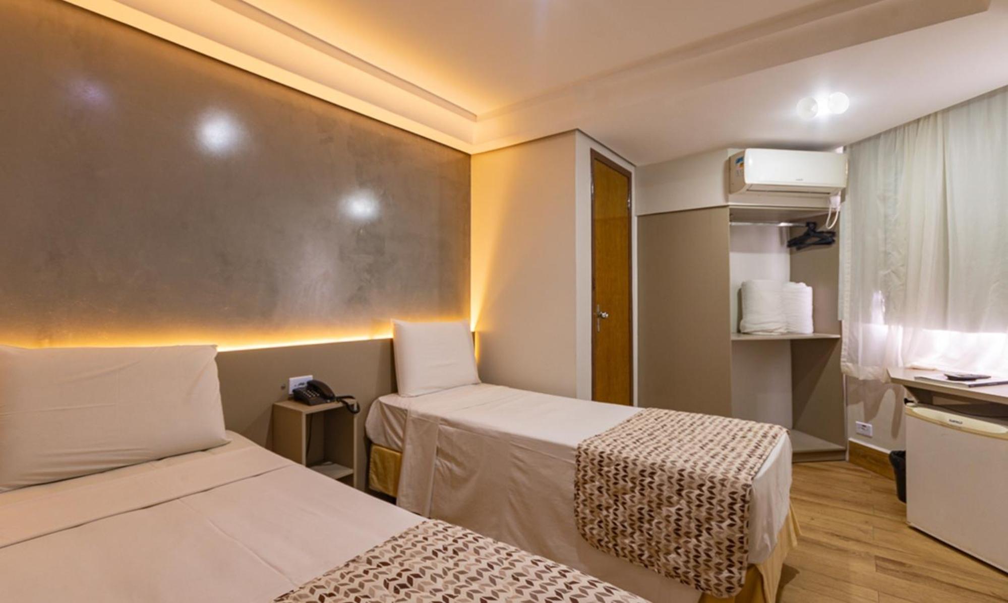 Standard Twin Room - Photo 6