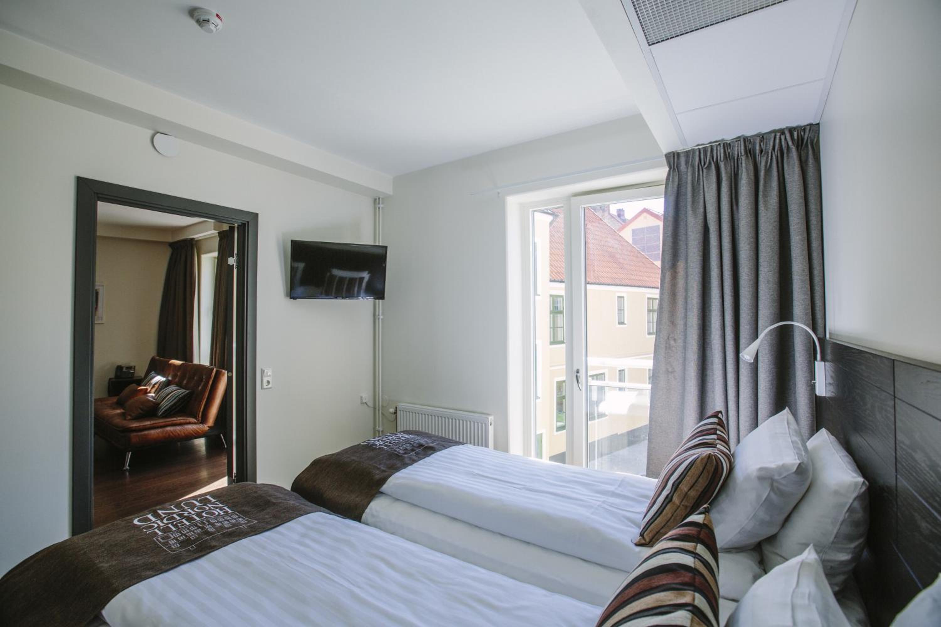 Suite thumbnail 6