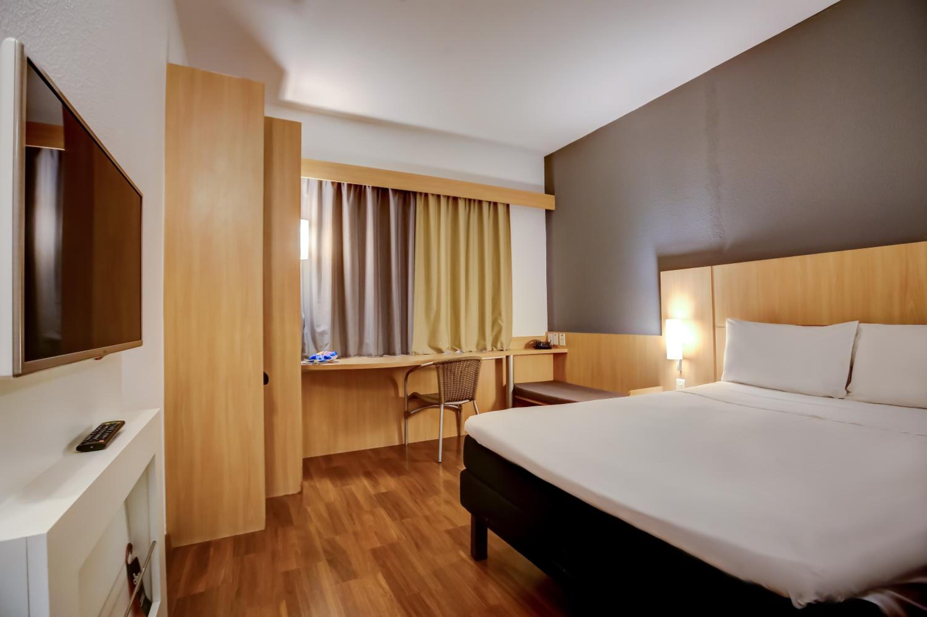Standard Adapted Apartment with One Double Bed - Photo 1