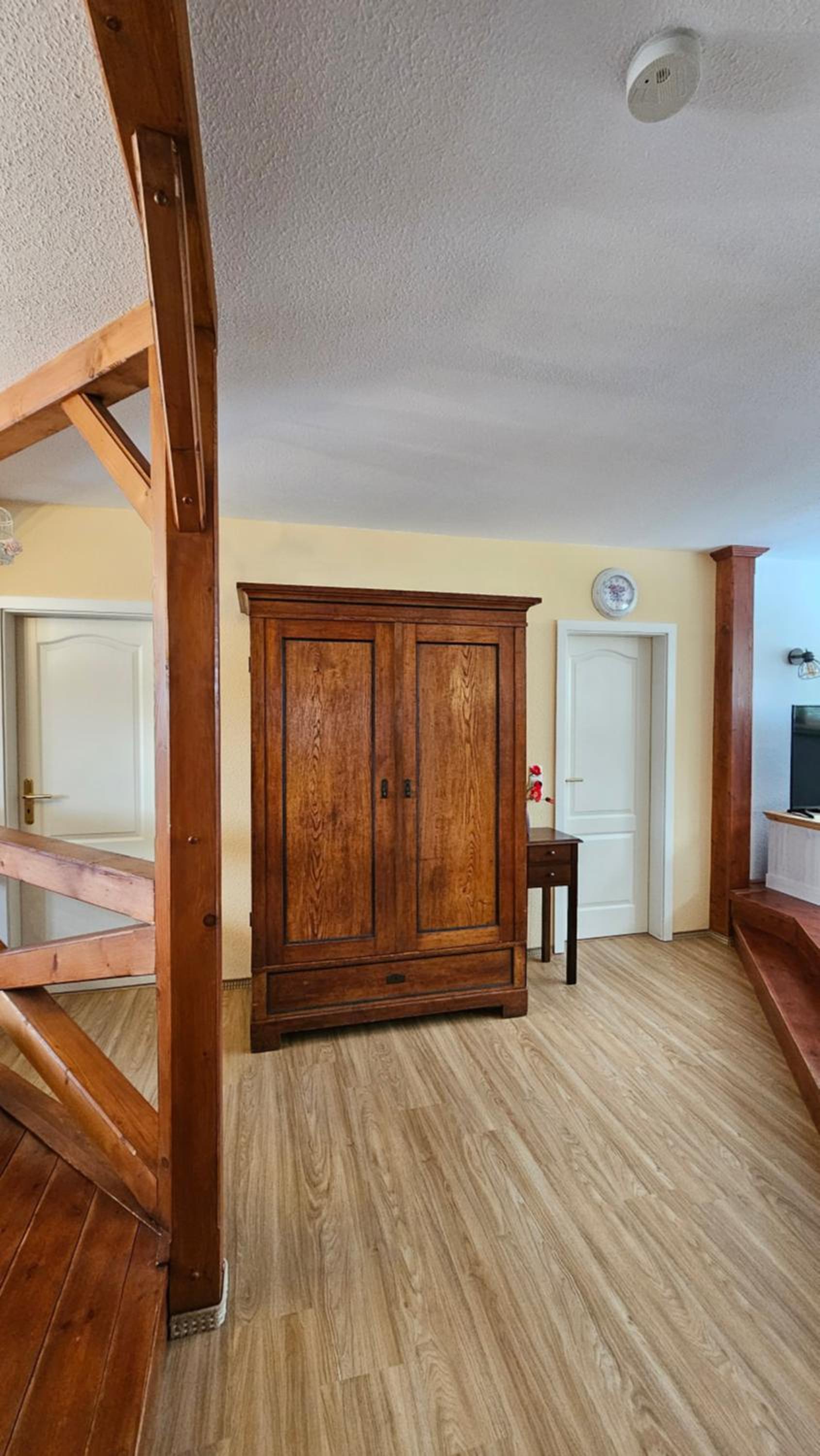 Family Room With Balcony photo 1