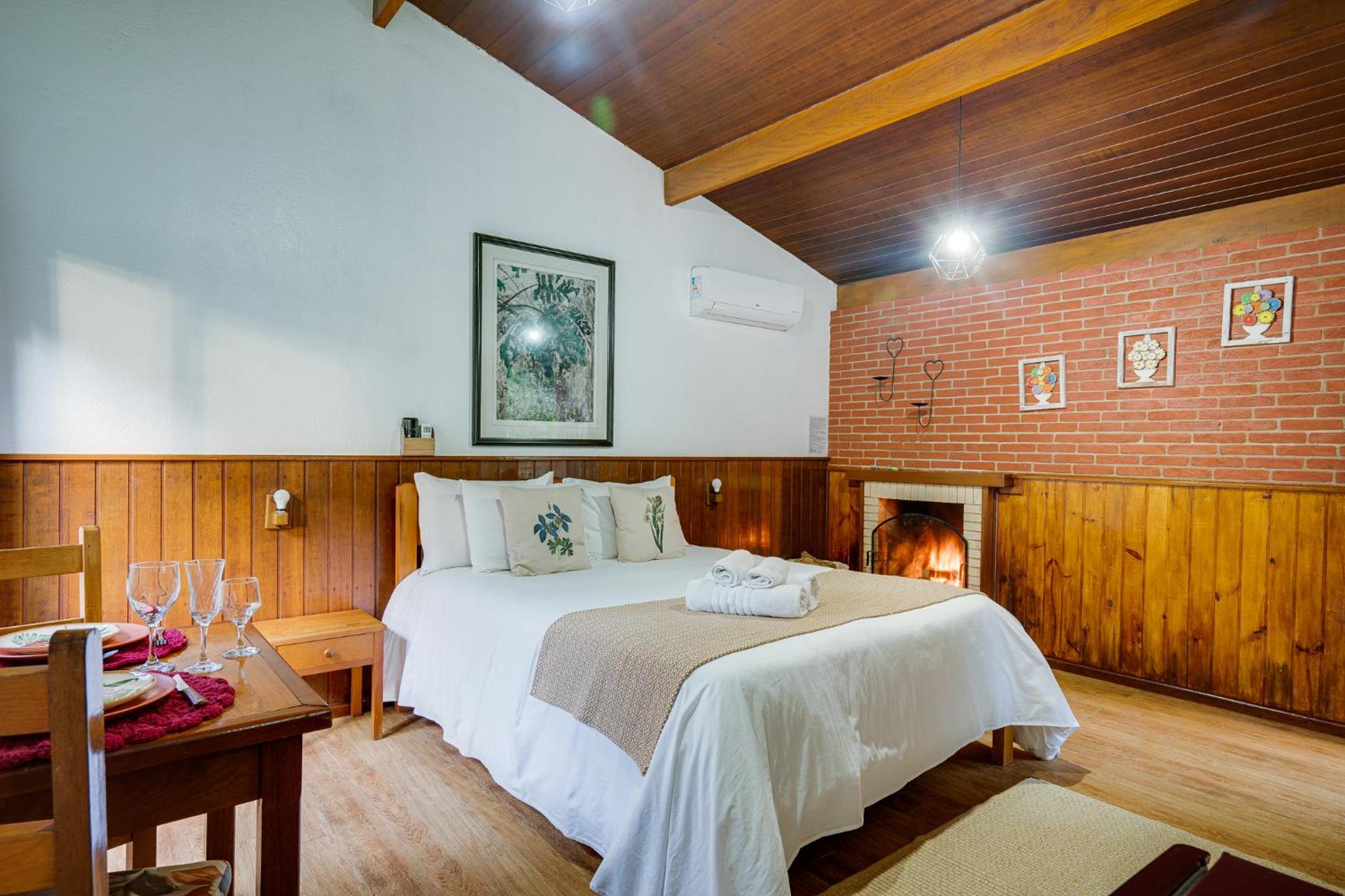 Standard Double Room - Photo 14