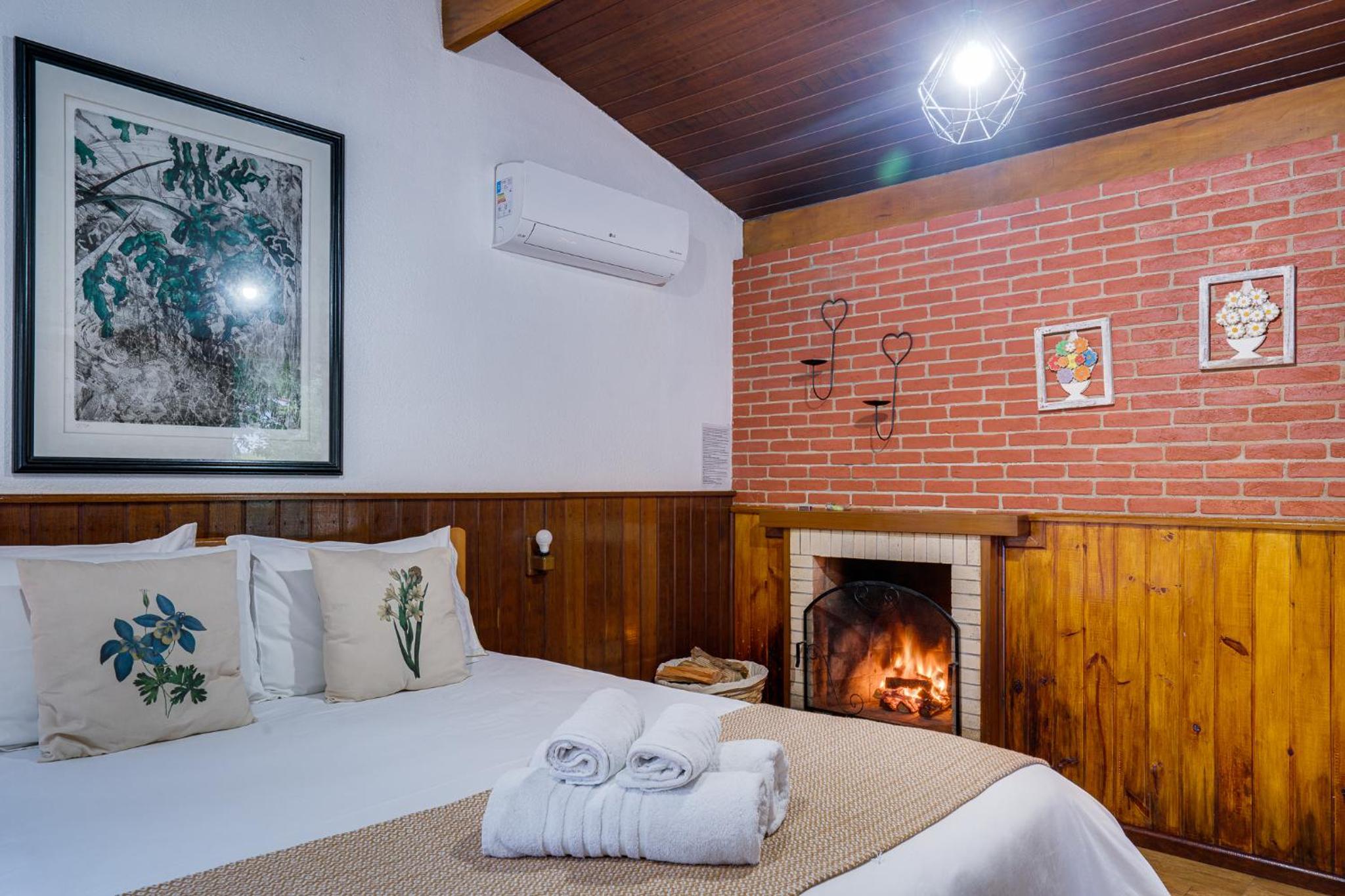 Standard Double Room - Photo 17