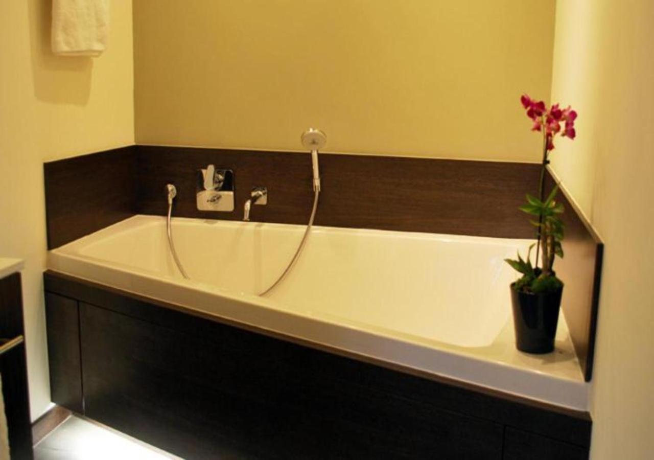 Suite - Photo 5