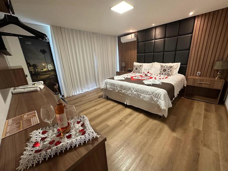 Deluxe King Suite