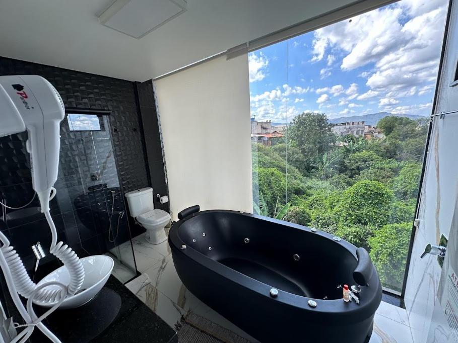 Deluxe King Suite photo 2