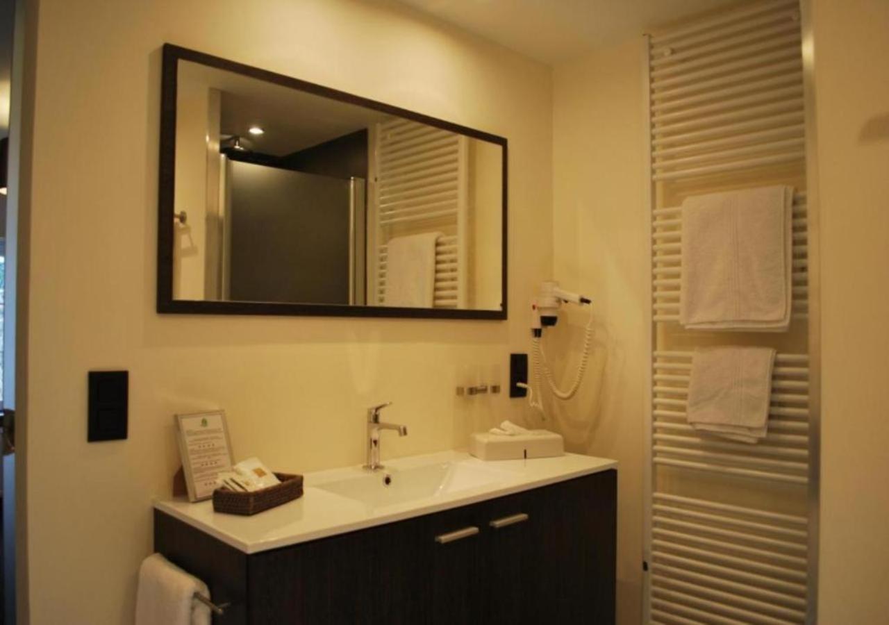 Suite - Photo 15
