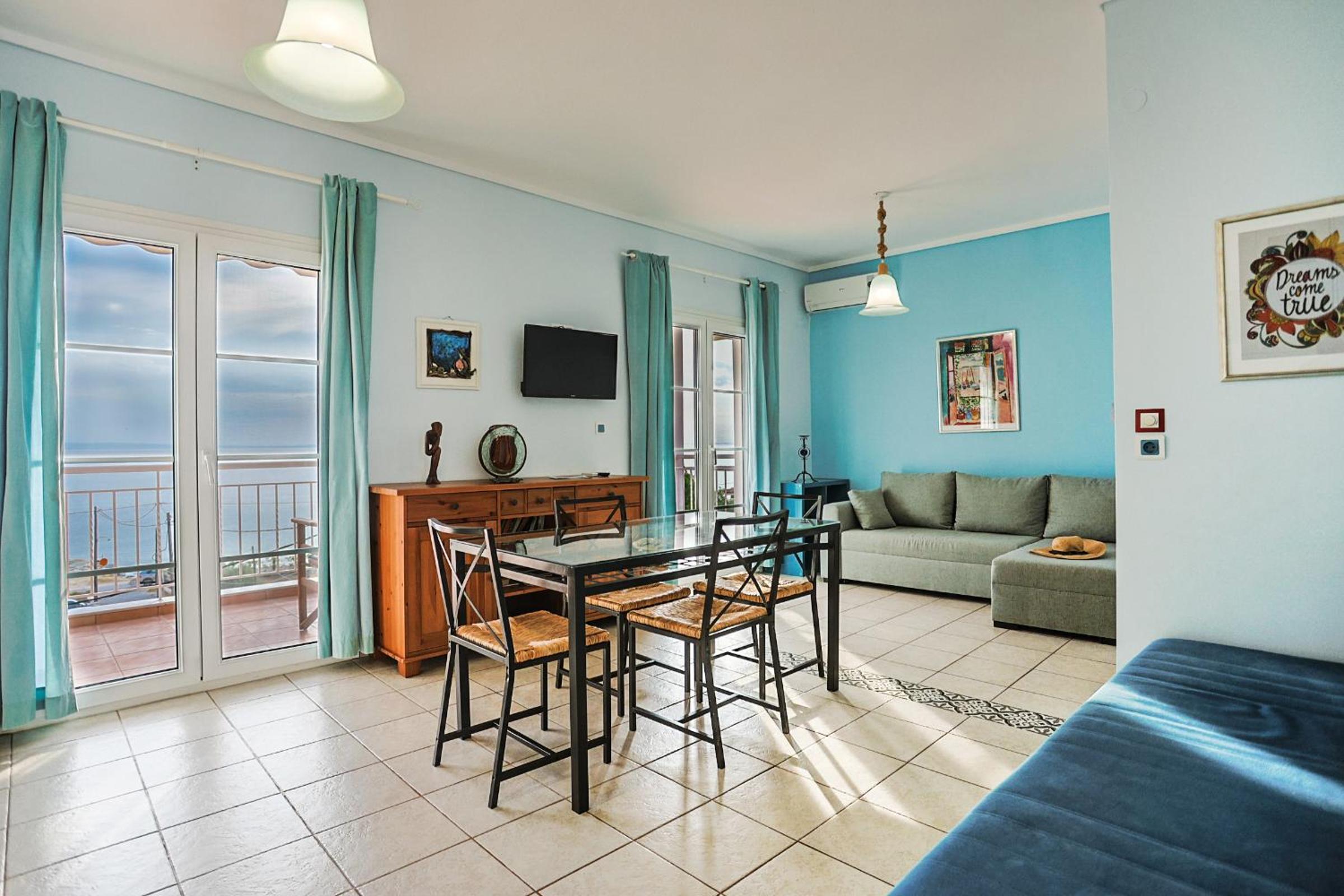 Deluxe Suite with Sea View photo 3