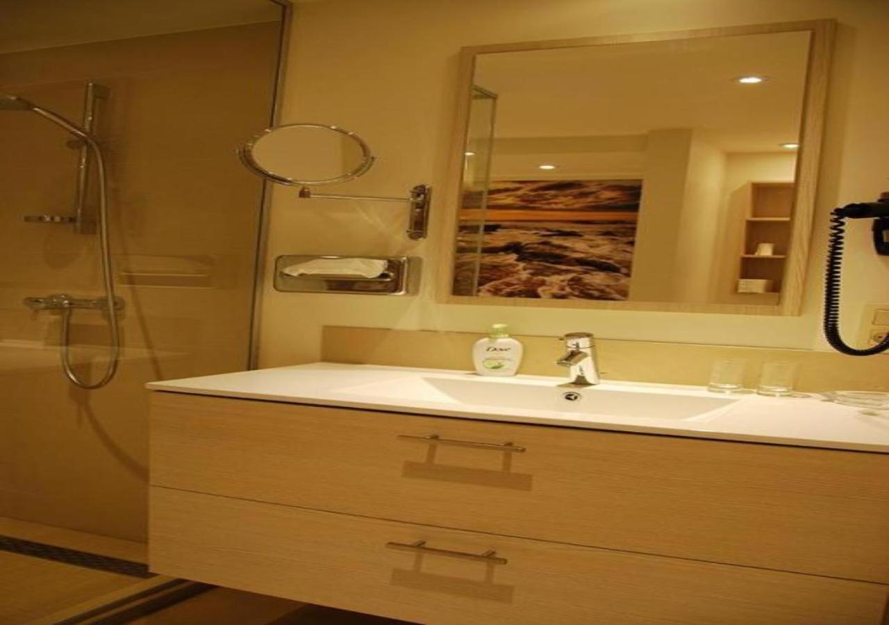 Superior Twin Room - Photo 8
