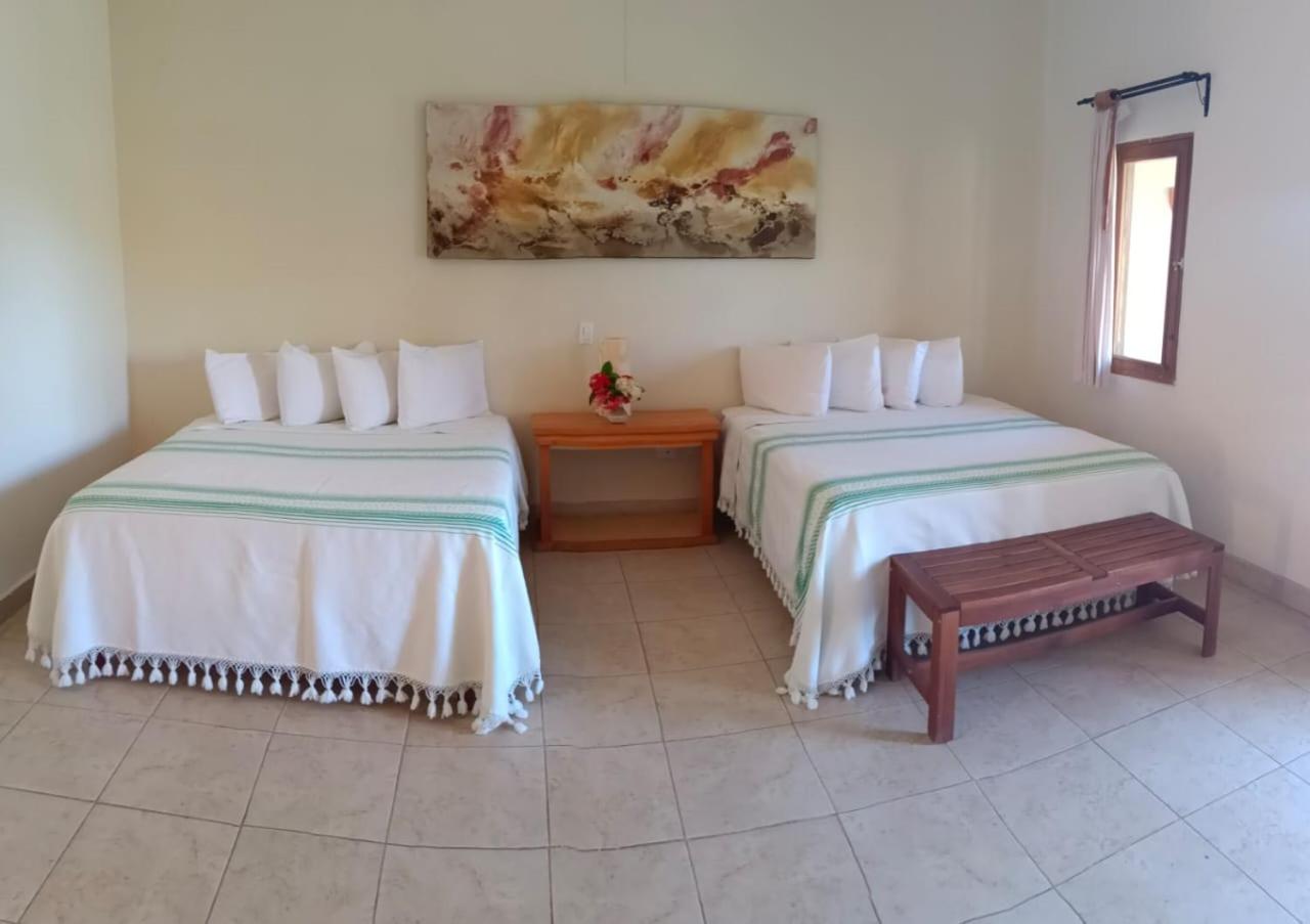 Double Room with Balcony - Photo 4