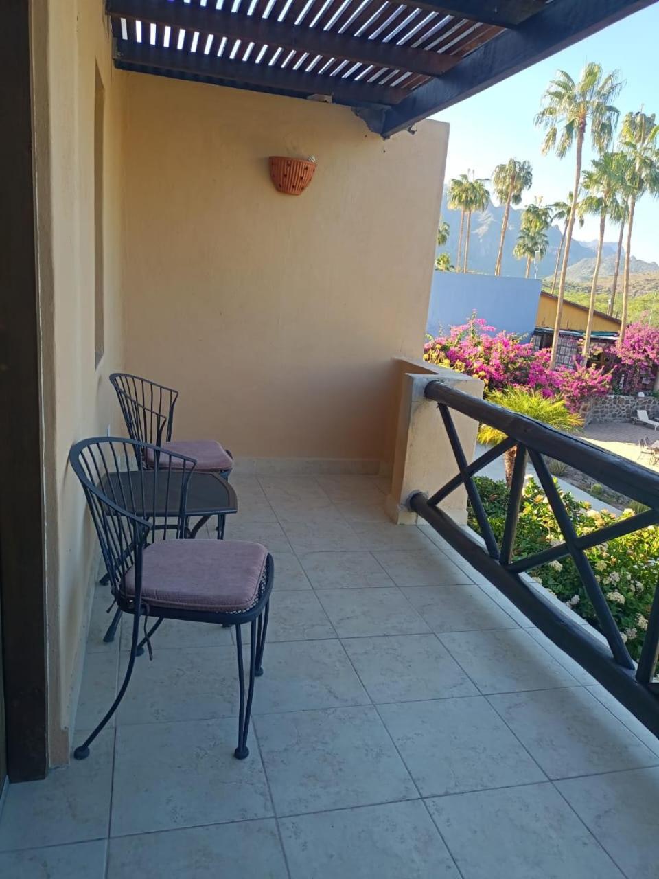 Double Room with Balcony - Photo 15