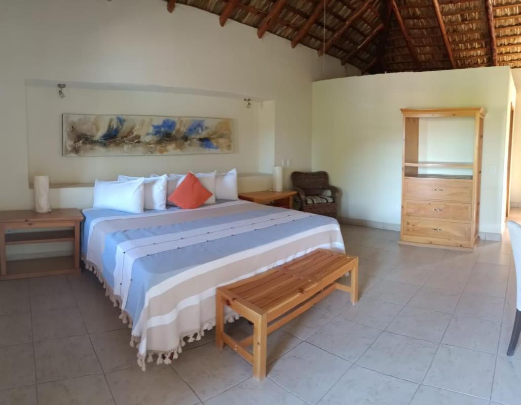 Queen Room - Photo 2