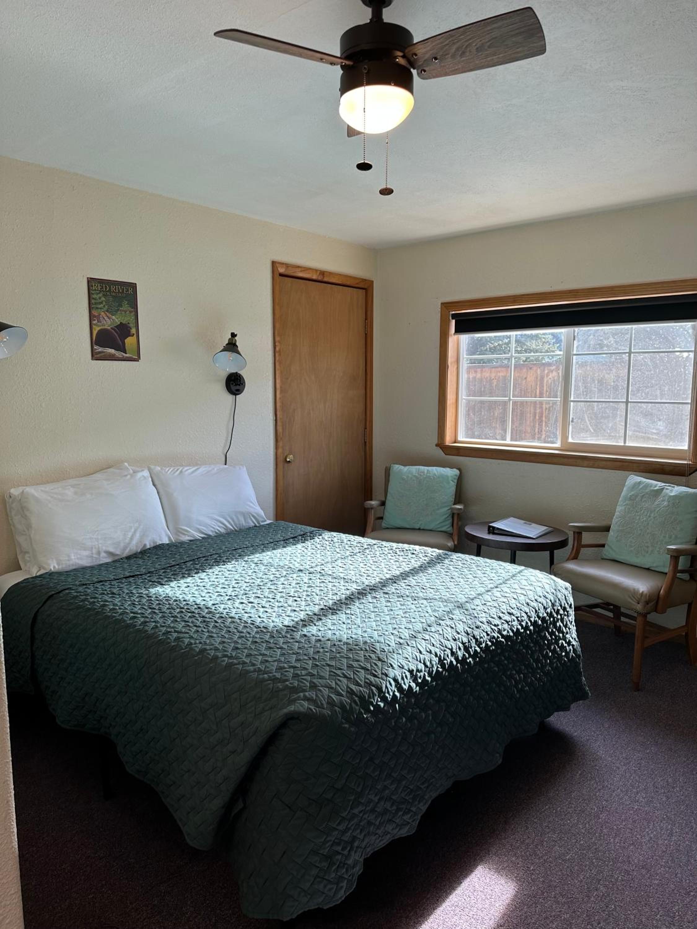 Deluxe Queen Room photo 3