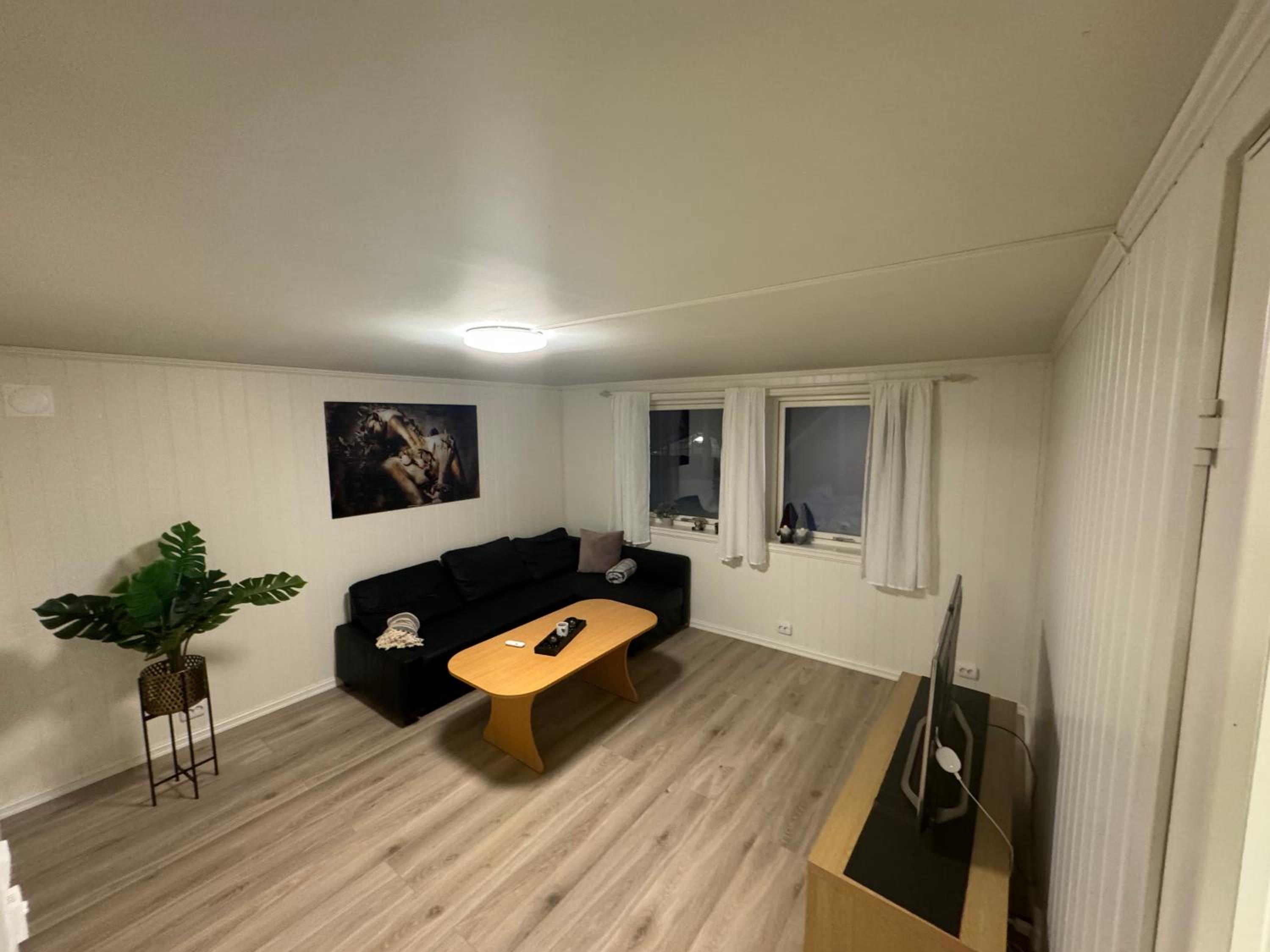 One-Bedroom Apartment photo 1