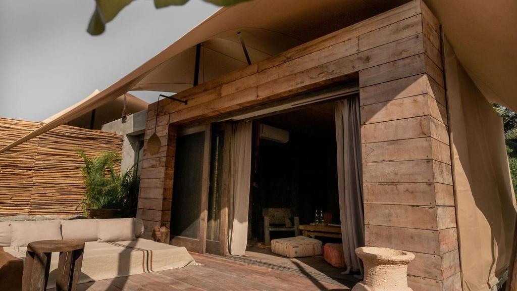 Deluxe Bungalow with Sea View - Photo 4