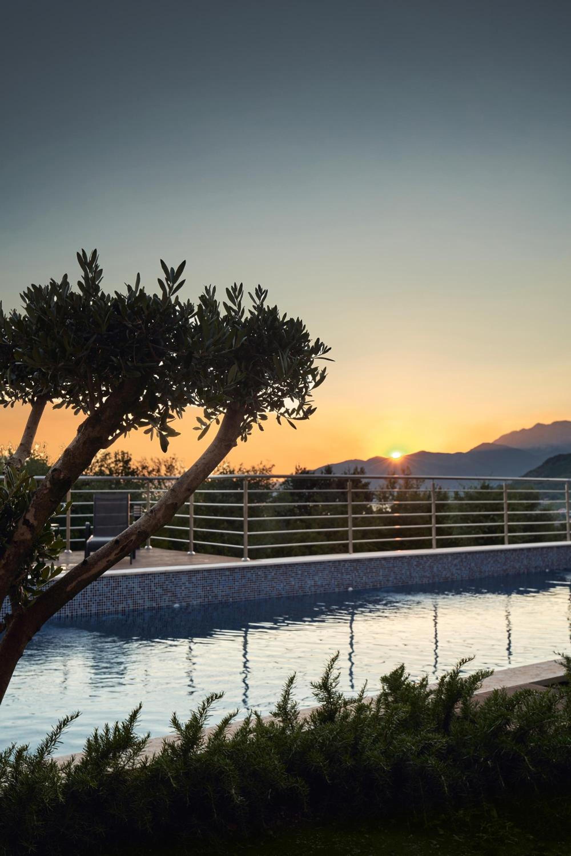 Suite with Garden View - Photo 9