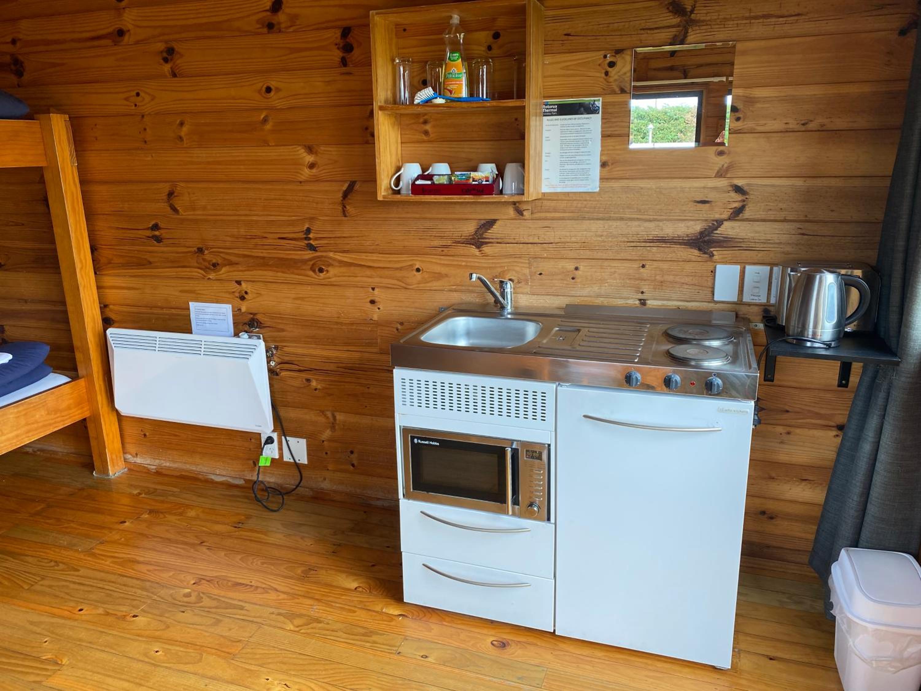 Log Cabin with Private Ensuite Bathroom and Kitchenette thumbnail 6
