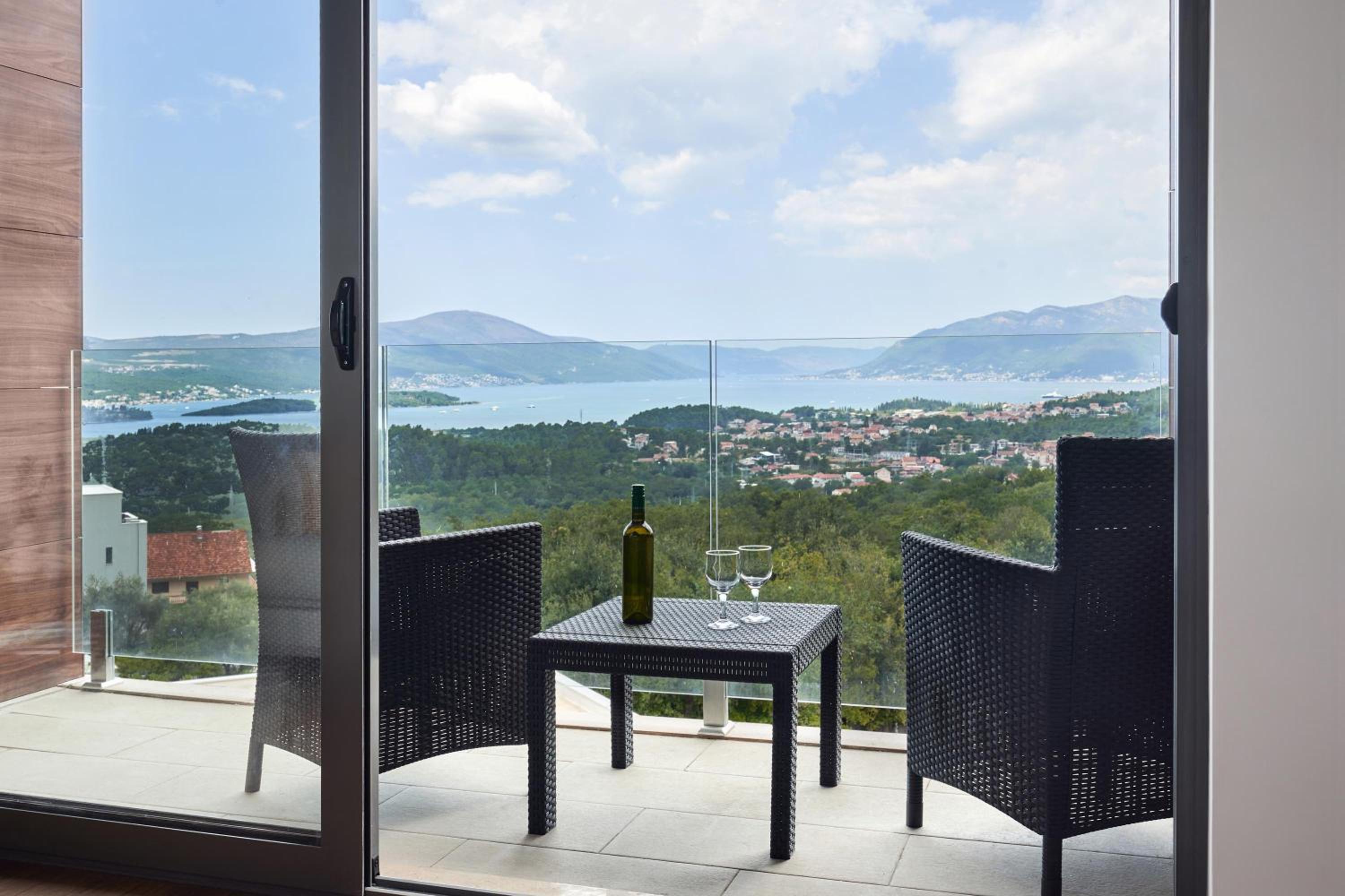 Suite with Sea View - Photo 5