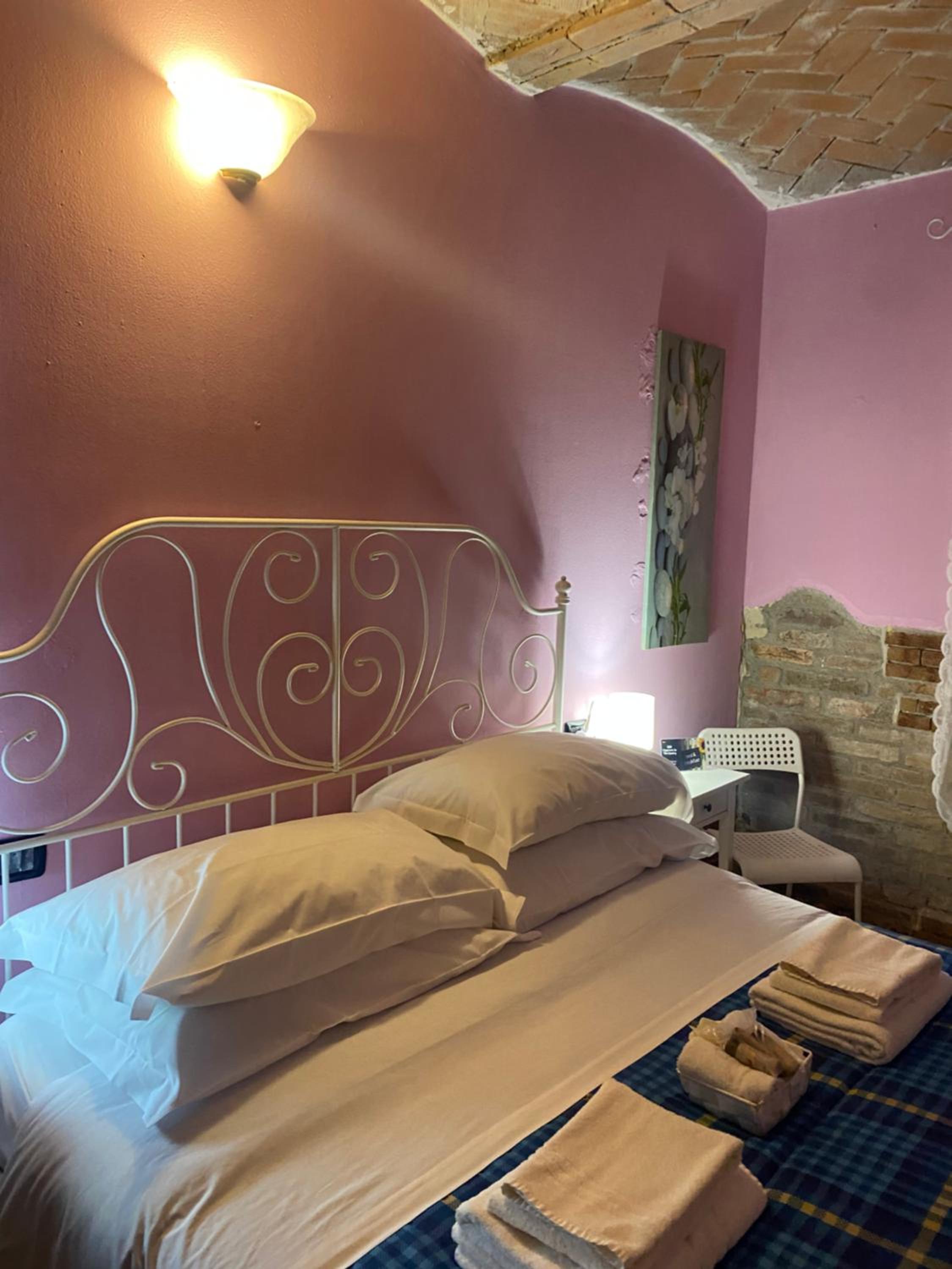 Double Room - Photo 2