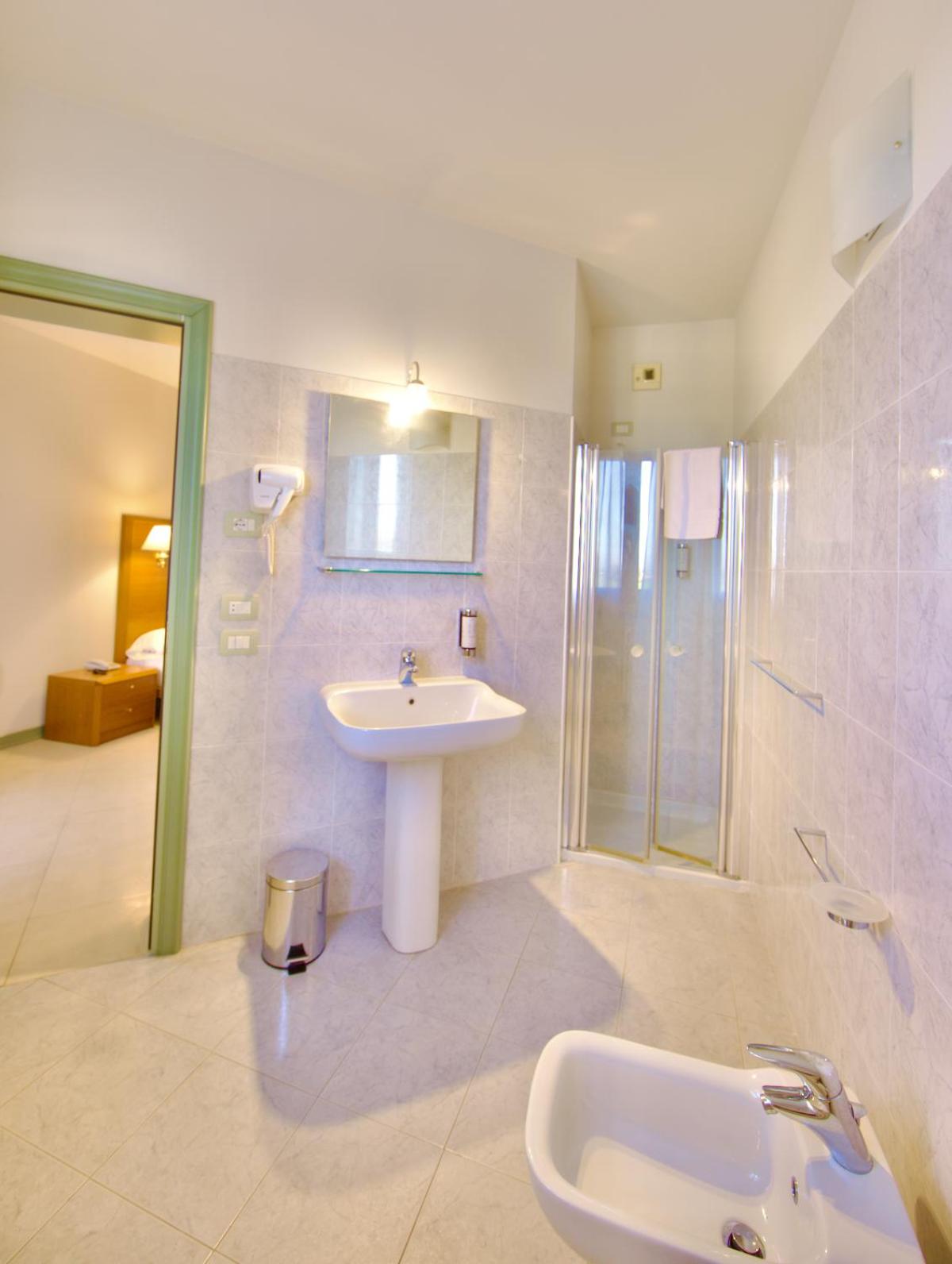 Triple Room with Balcony photo 3