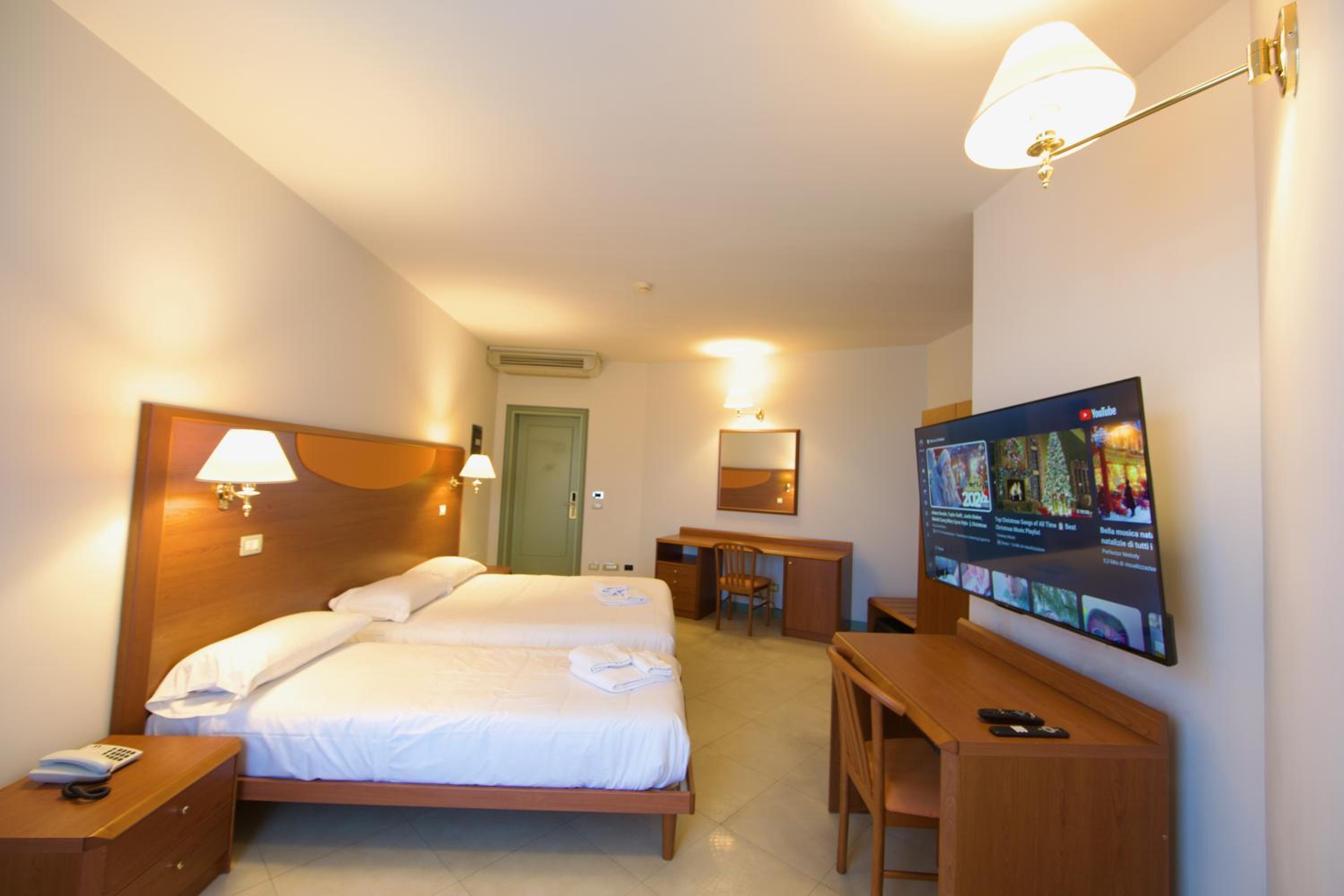 Triple Room with Balcony photo 1