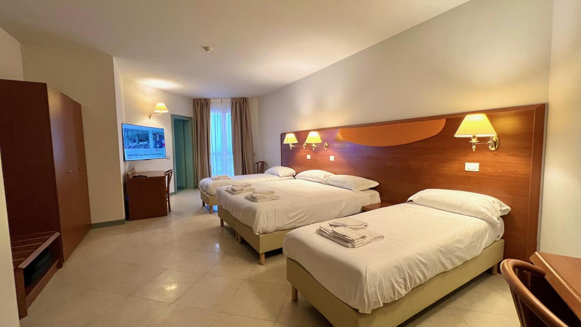 Quadruple Room with Balcony photo 1