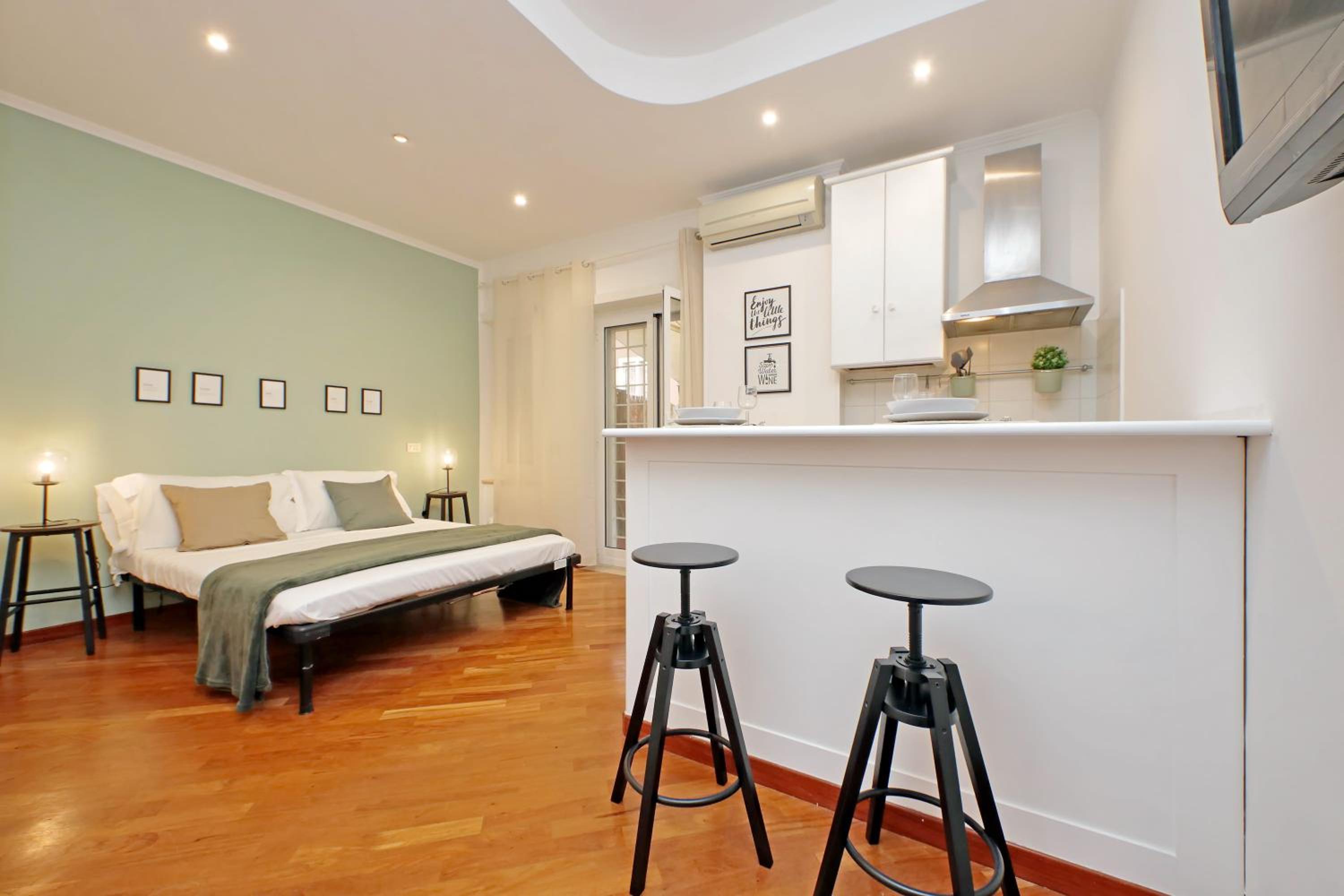 One-Bedroom Apartment