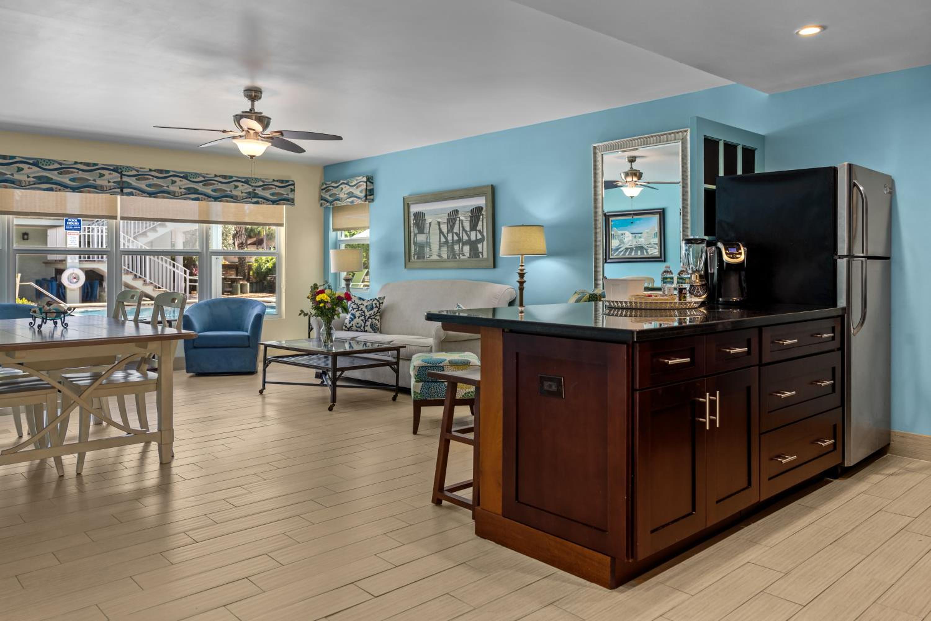 Beachside Bungalow Deluxe photo 2