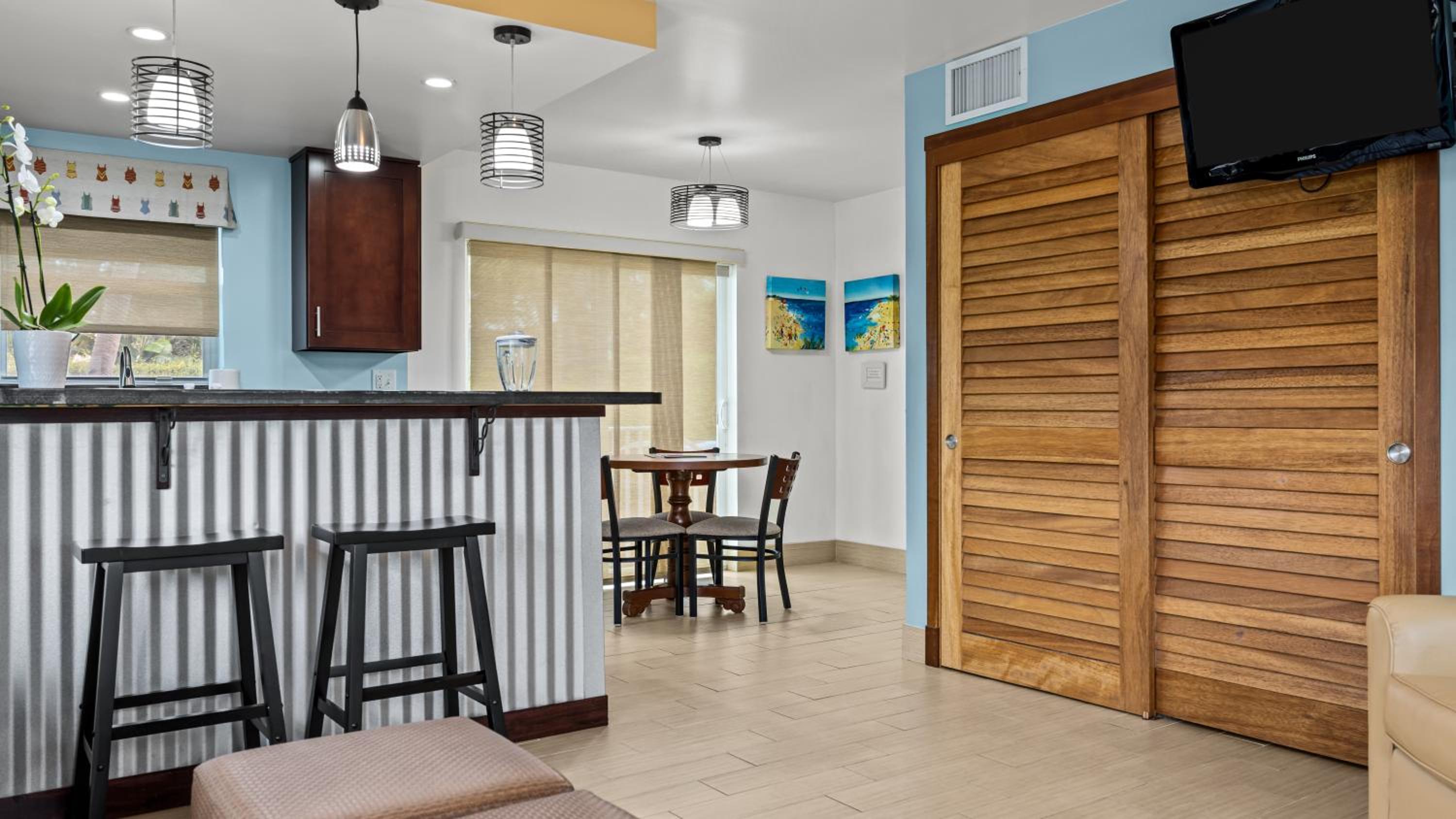 One-Bedroom Apartment with Intercostal View photo 3