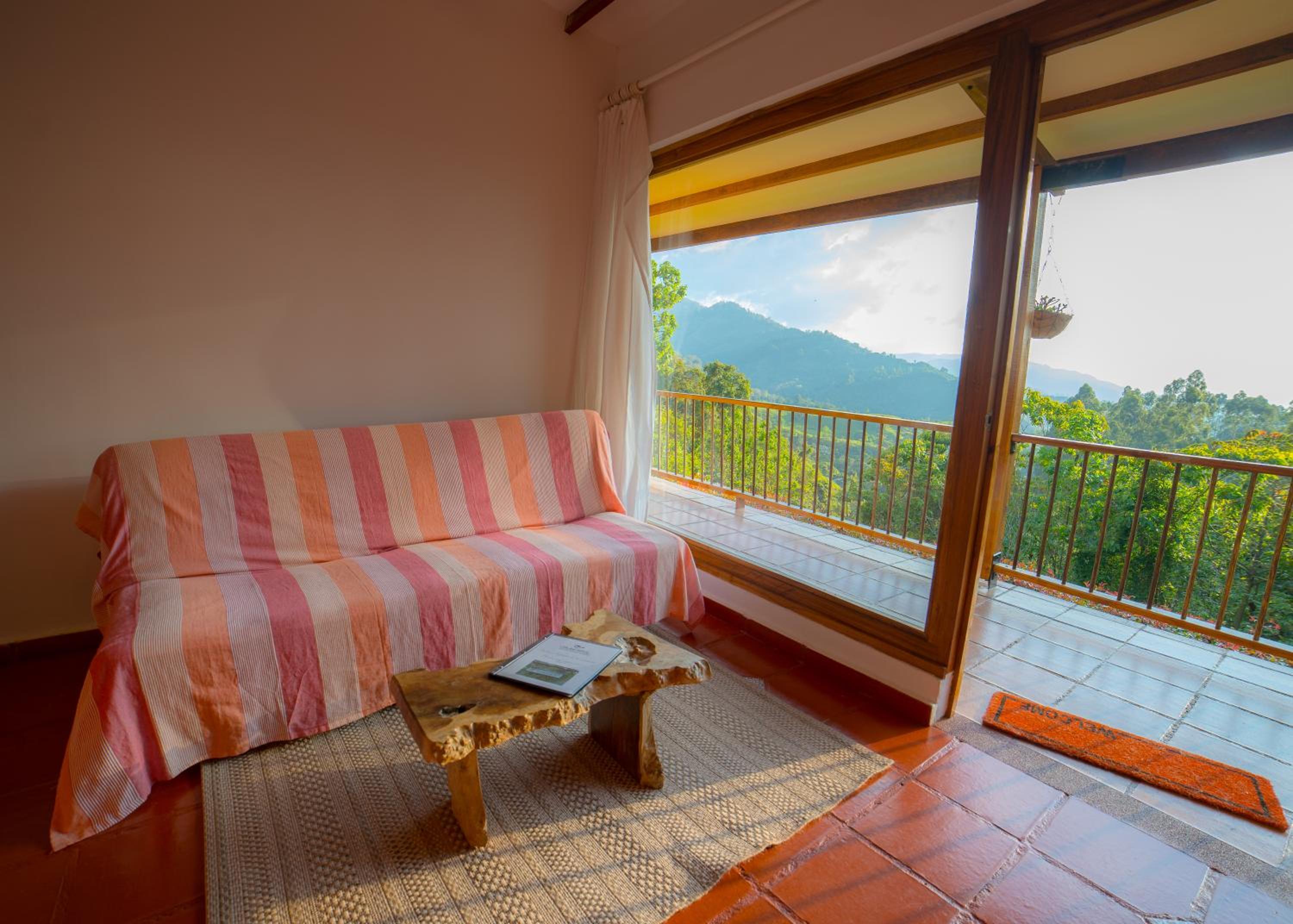 Double Room with Balcony and Mountain View photo 2