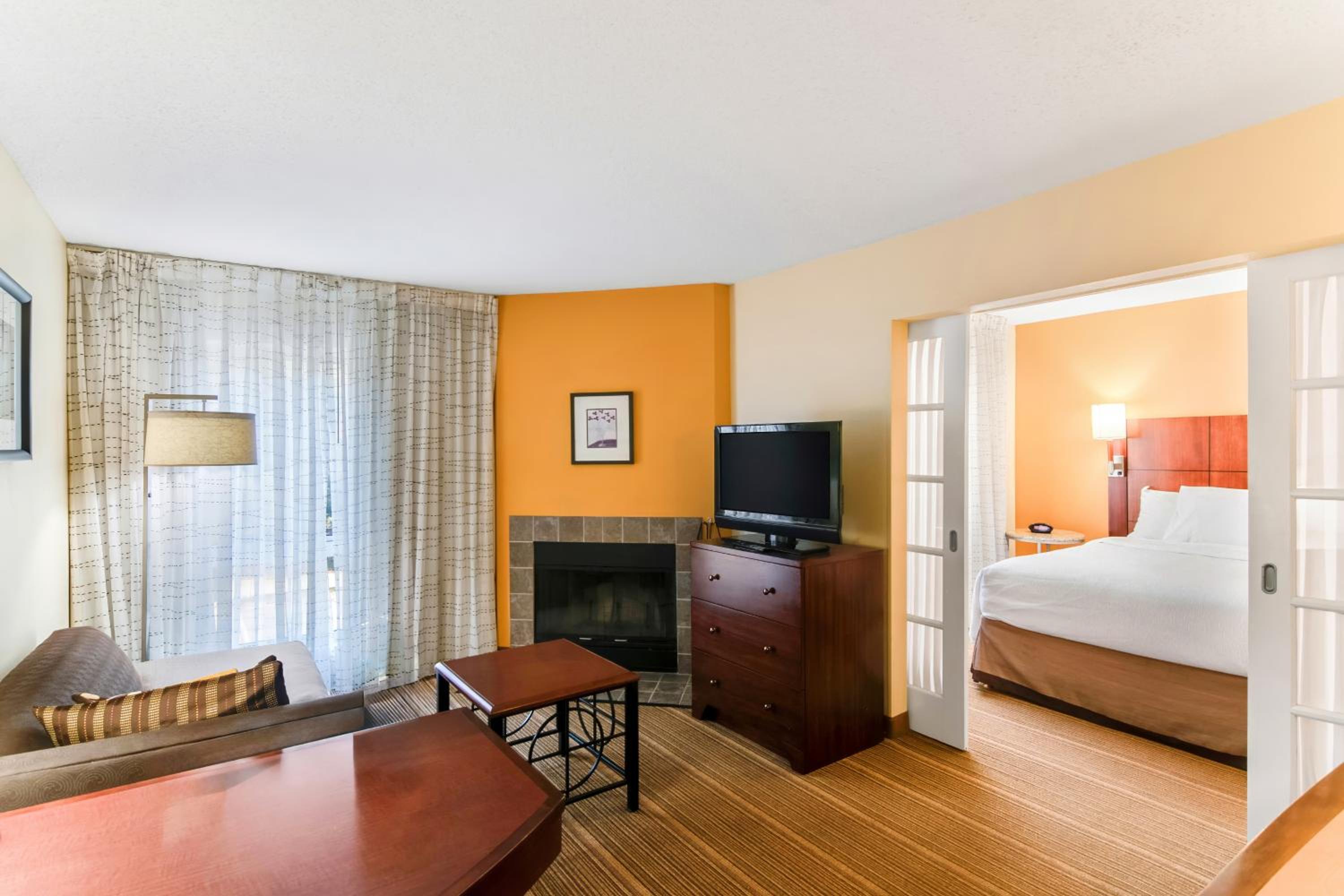 Two Bedroom Suite - Queen in Each photo 1