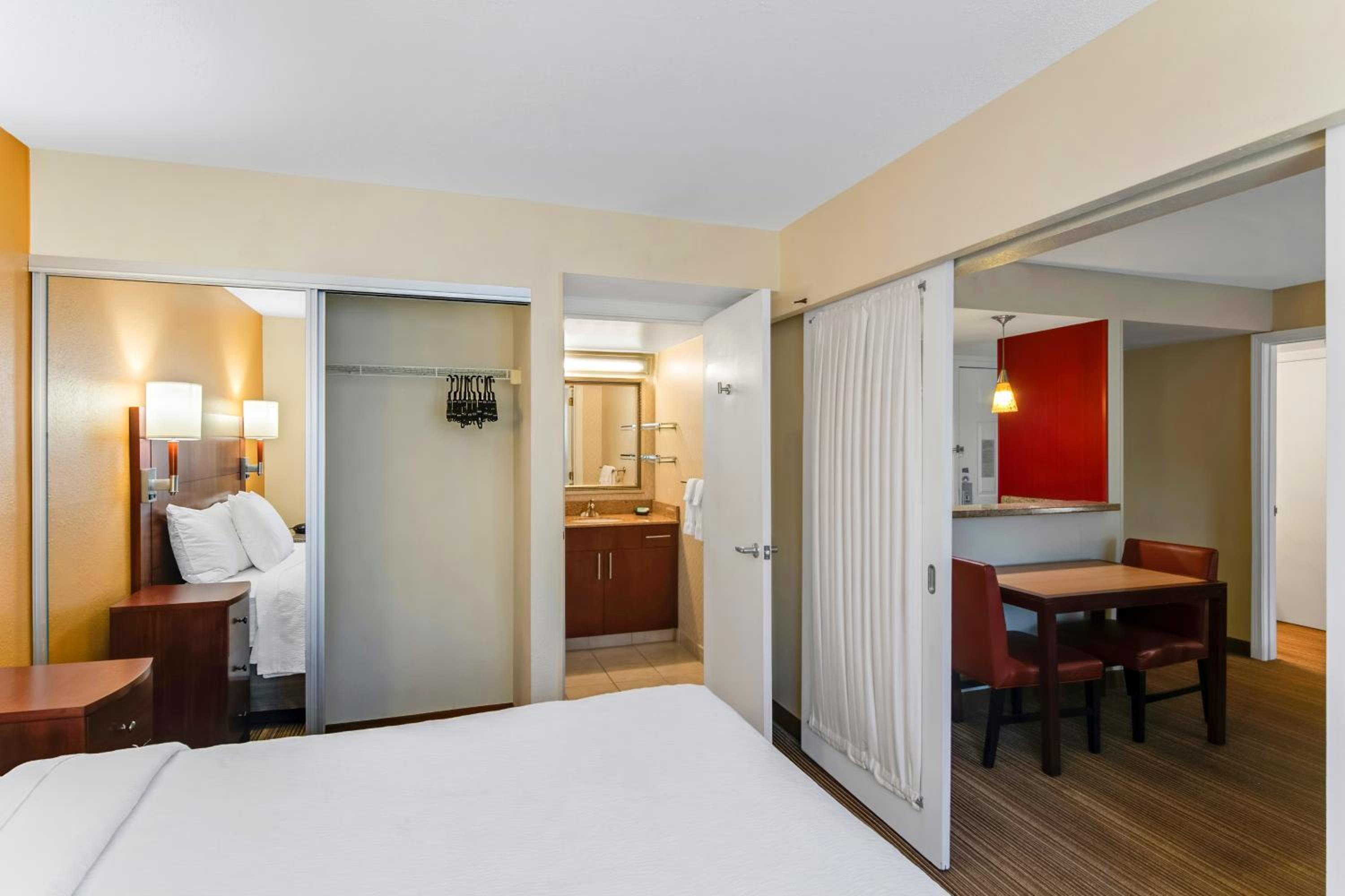 Two Bedroom Suite - Queen in Each photo 2