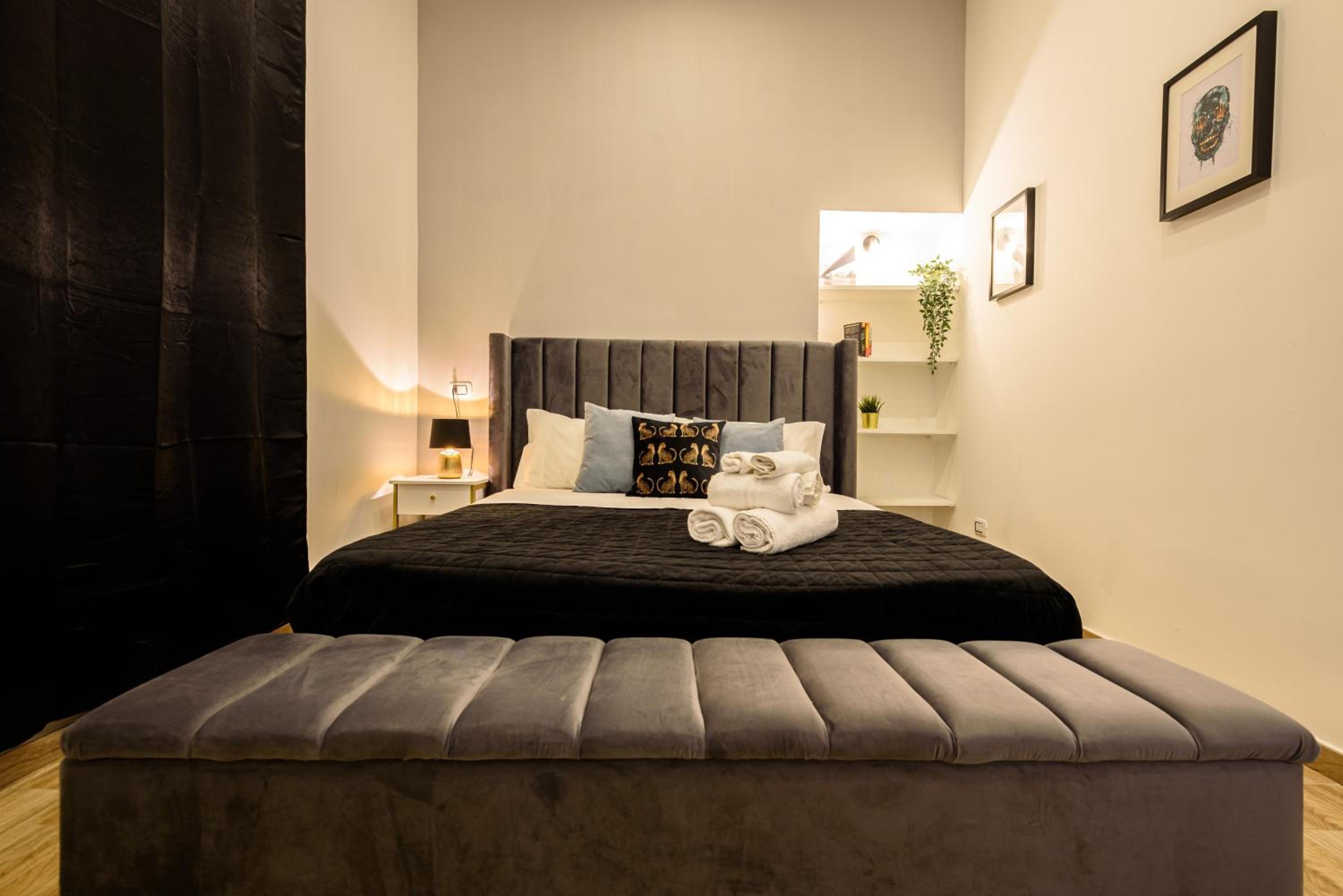 Deluxe Apartment