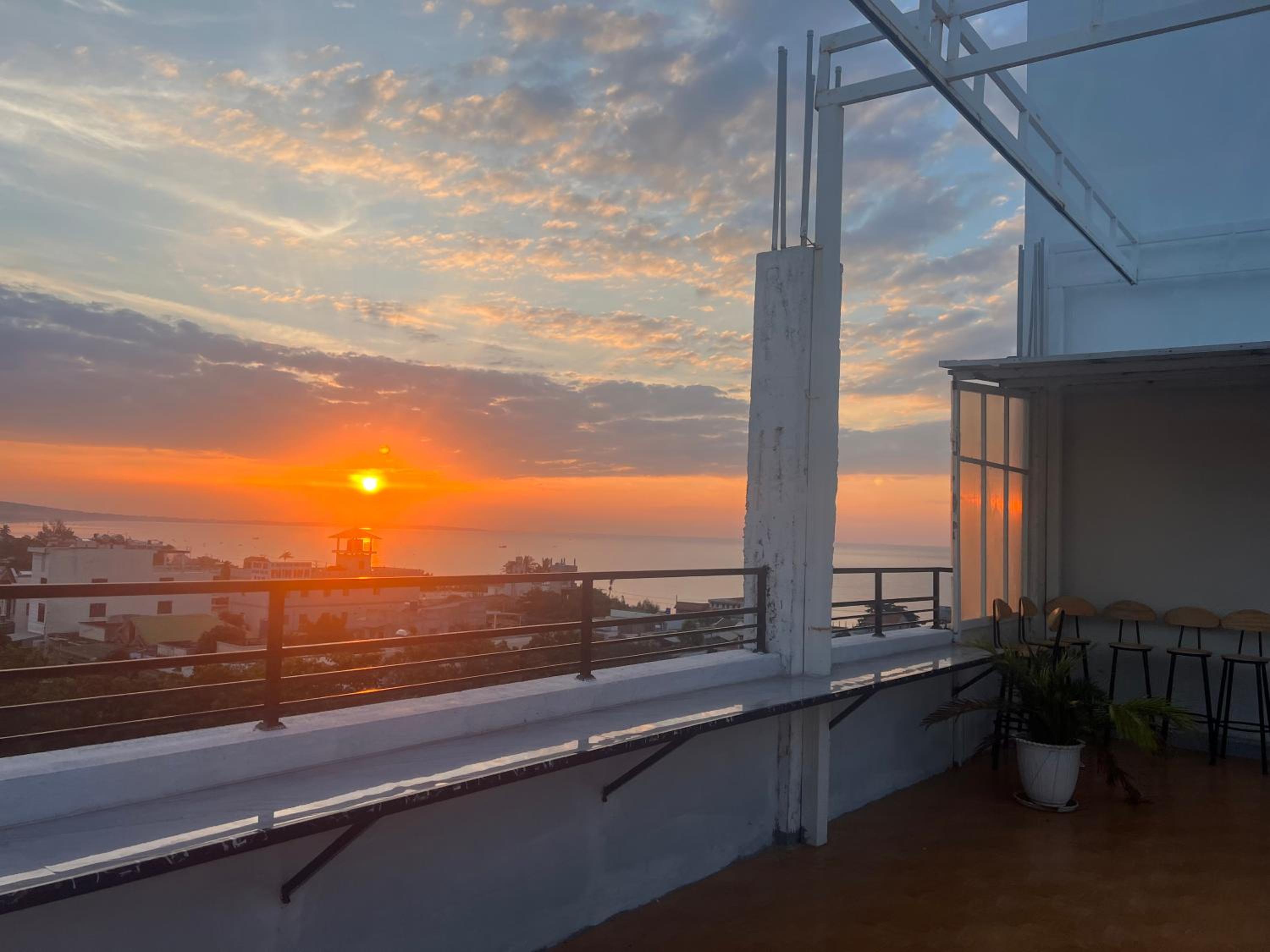 King Room with Sea View - Photo 37