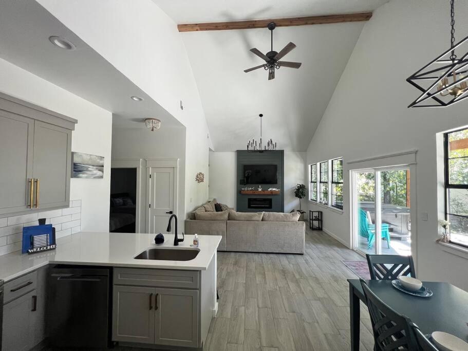 Three-Bedroom House photo 1