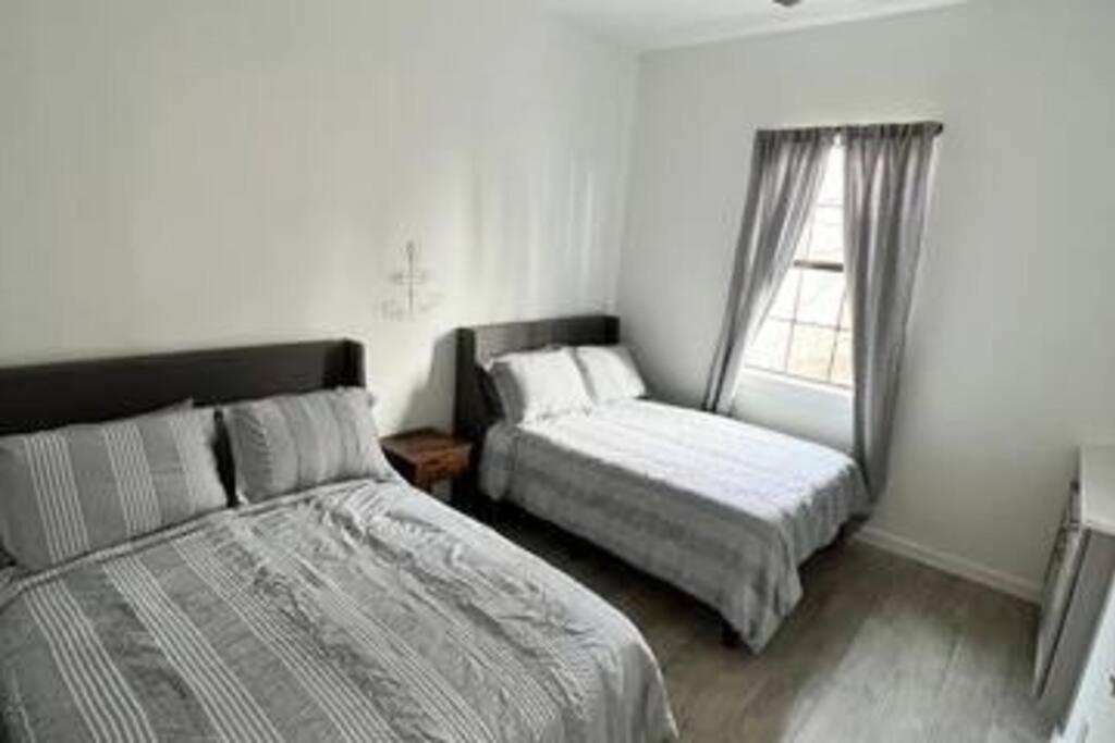 Three-Bedroom House photo 3