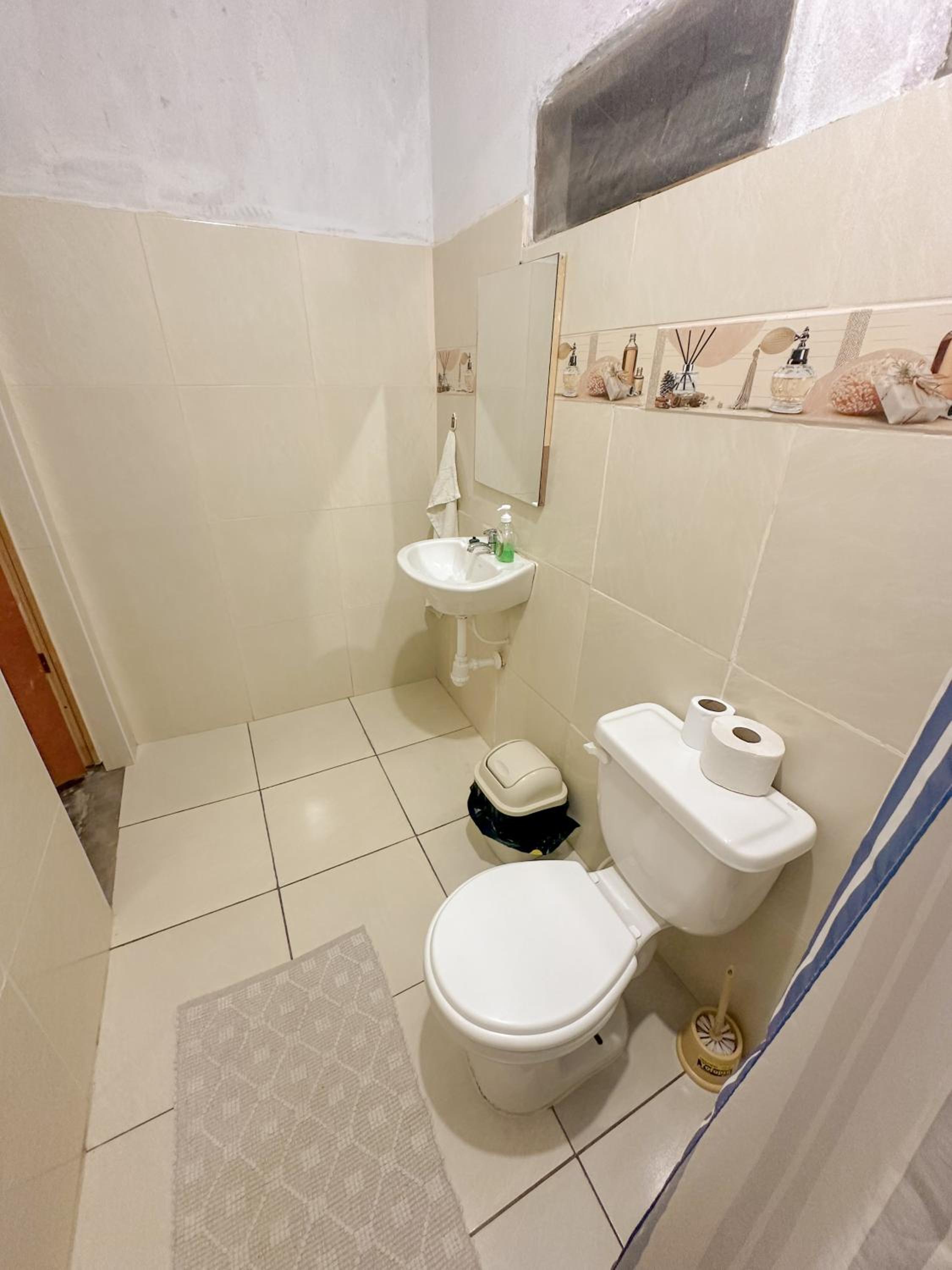 Double Room with Private Bathroom photo 3