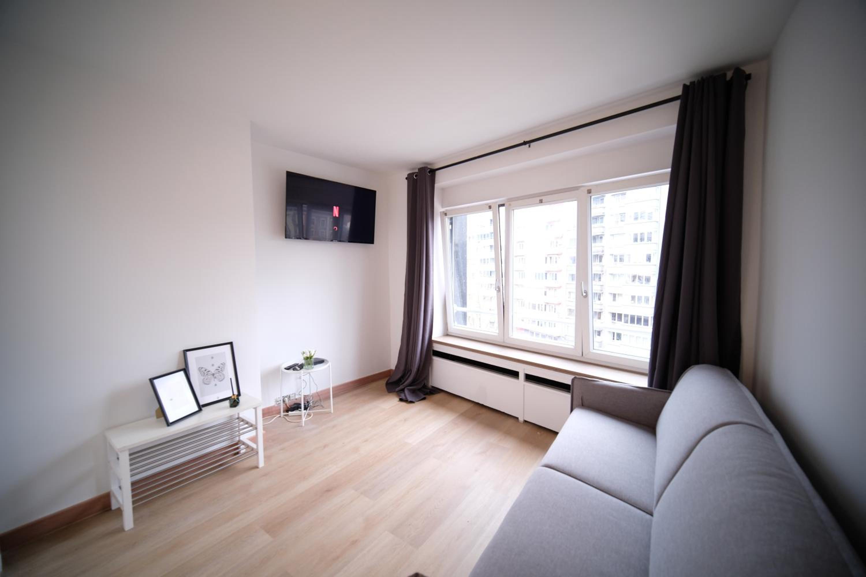 One-Bedroom Apartment photo 3