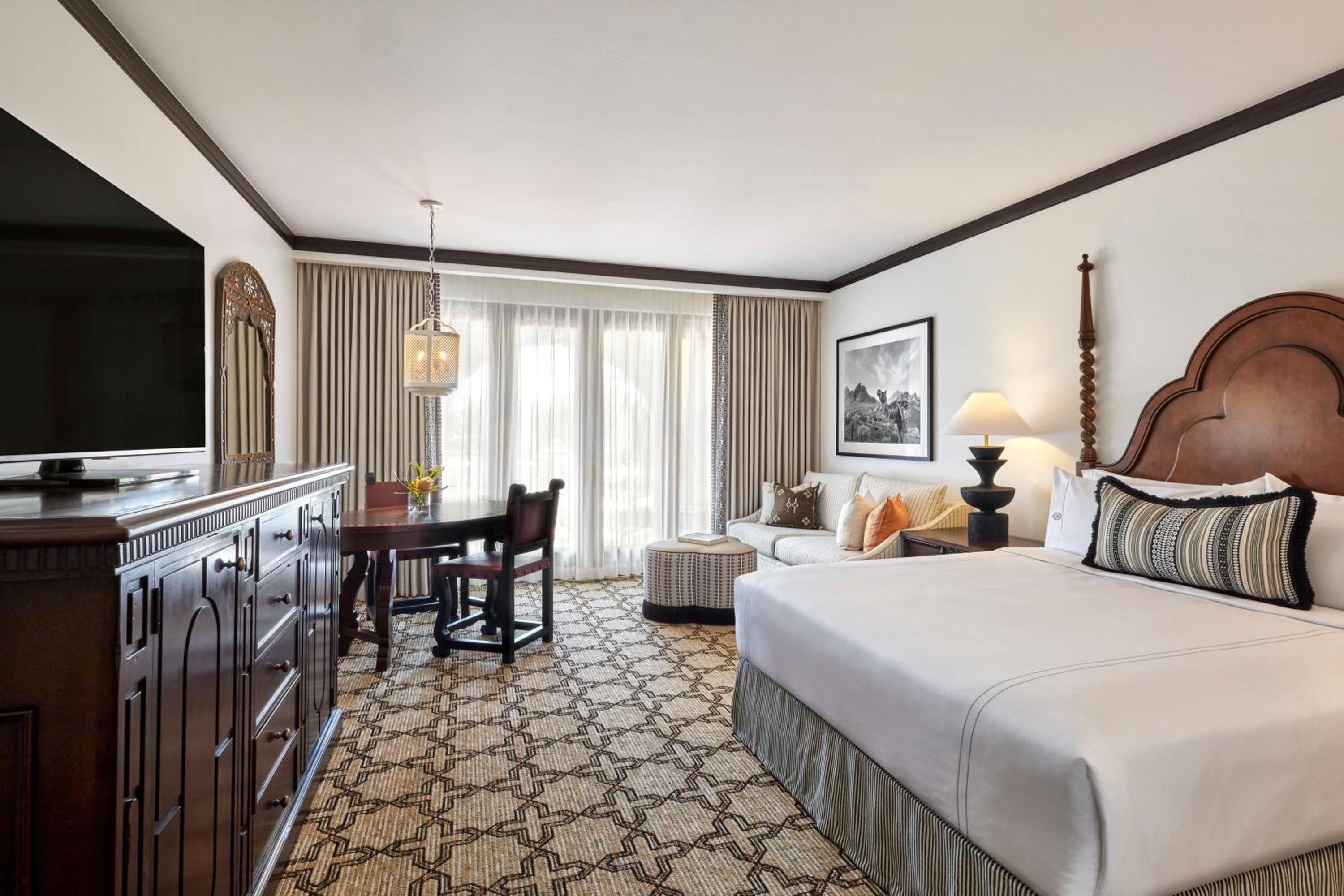 Poolside Room - 1 King Bed - Photo 5