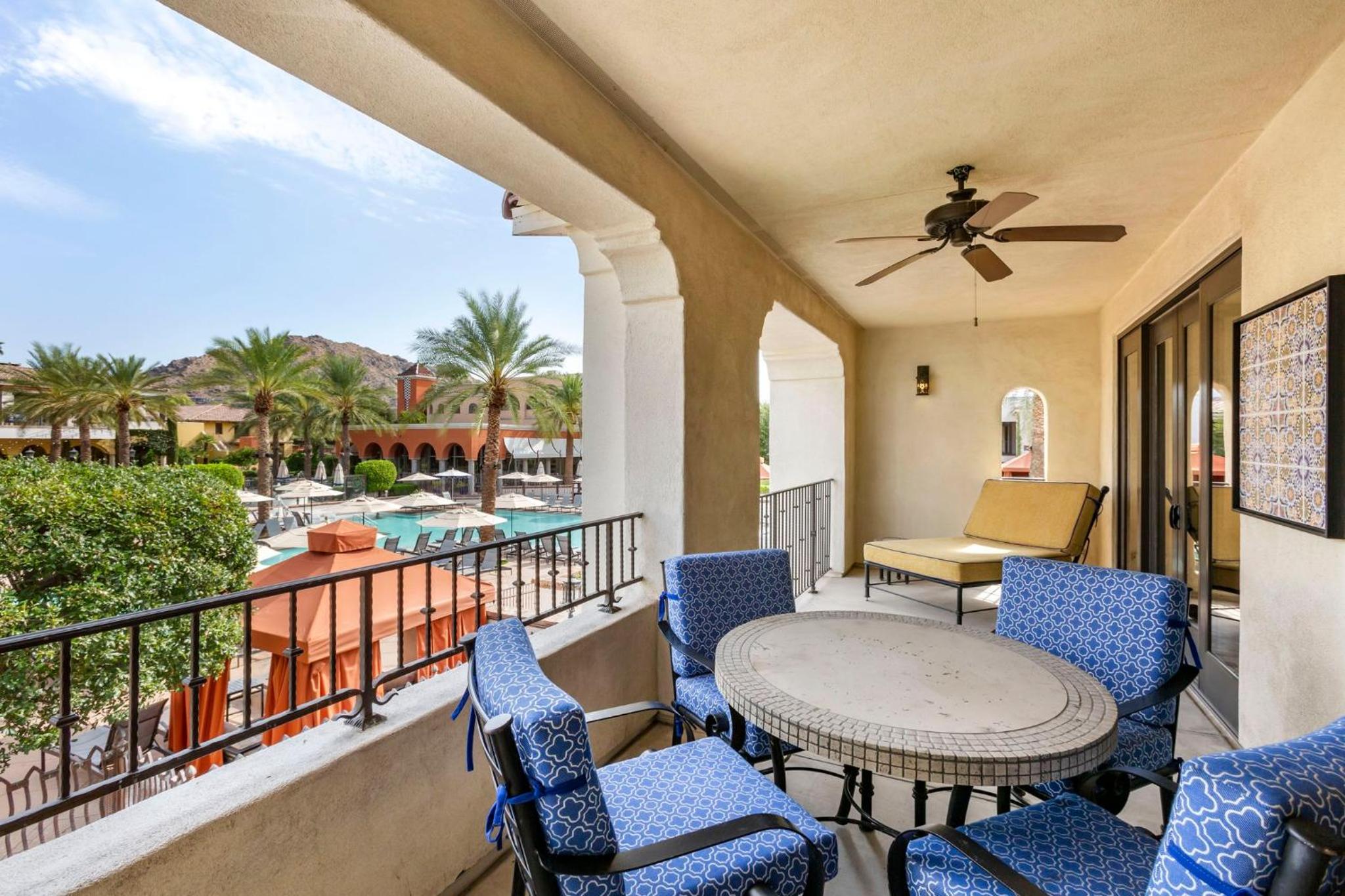 Poolside Room - 1 King Bed