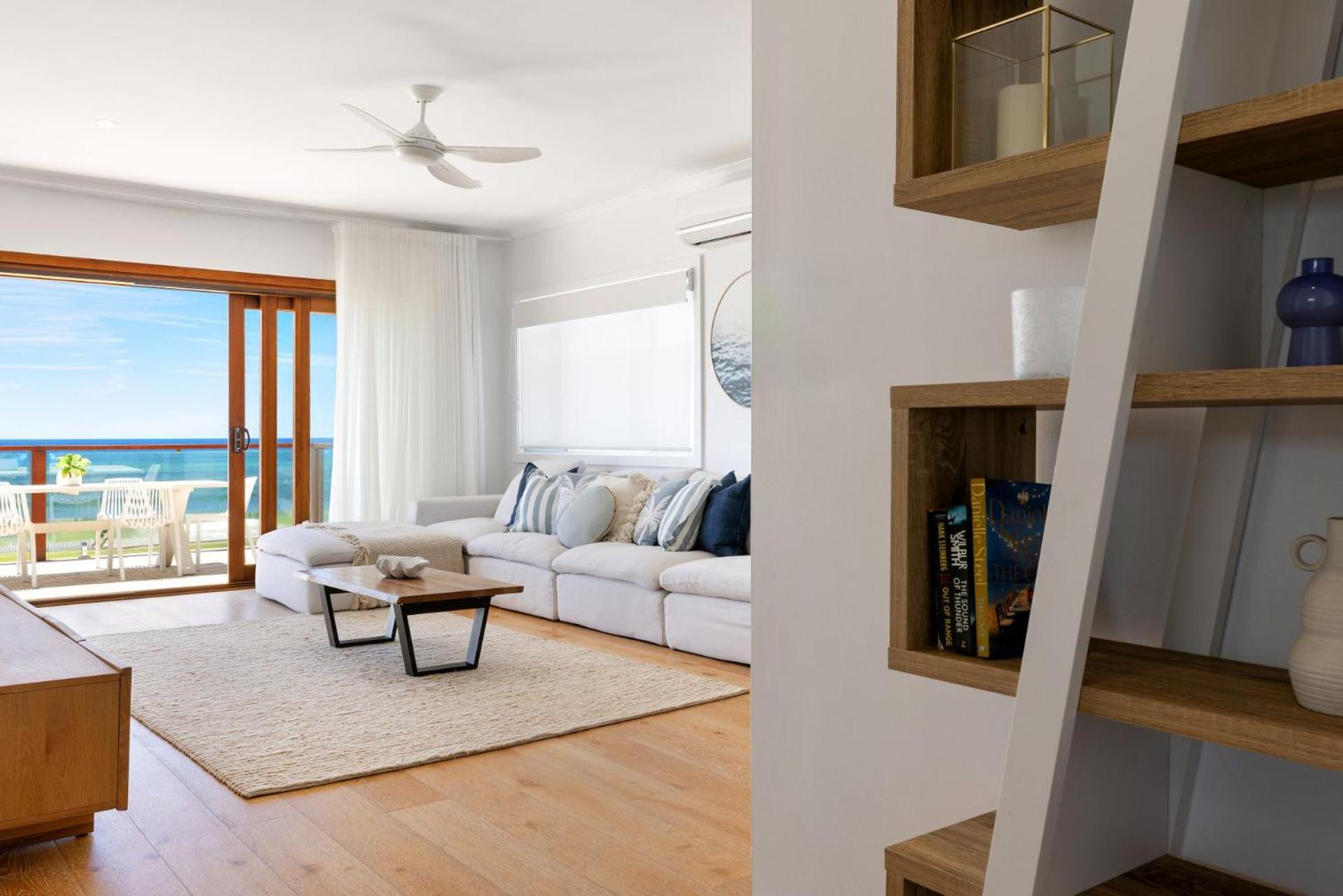 Five-Bedroom House photo 3