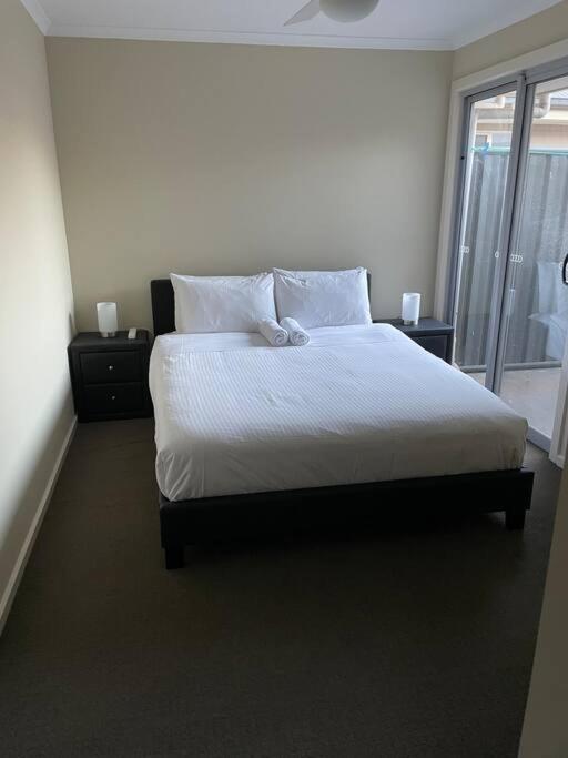 Three-Bedroom House photo 2